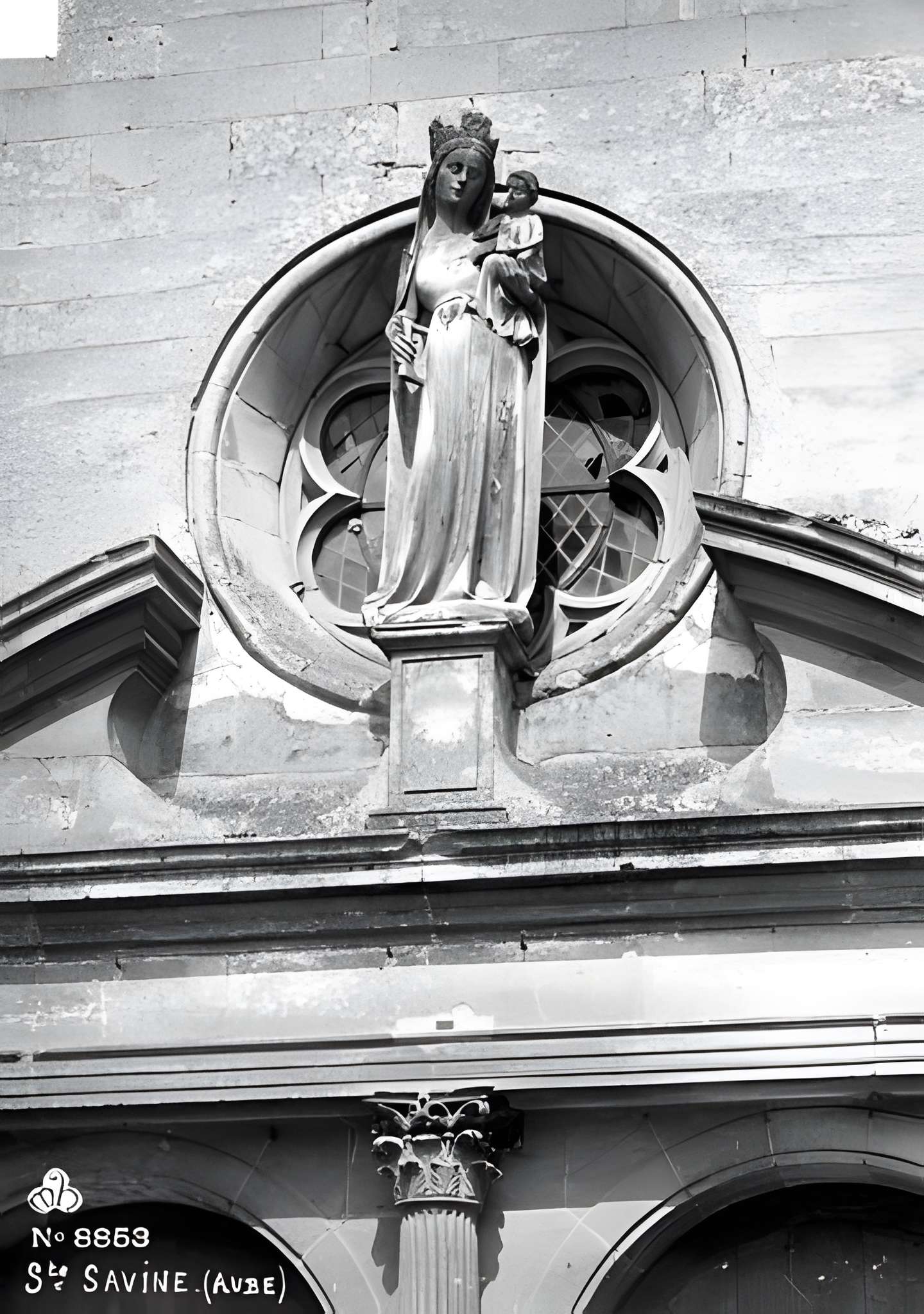 Église Sainte-Savine de Sainte-Savine et croix