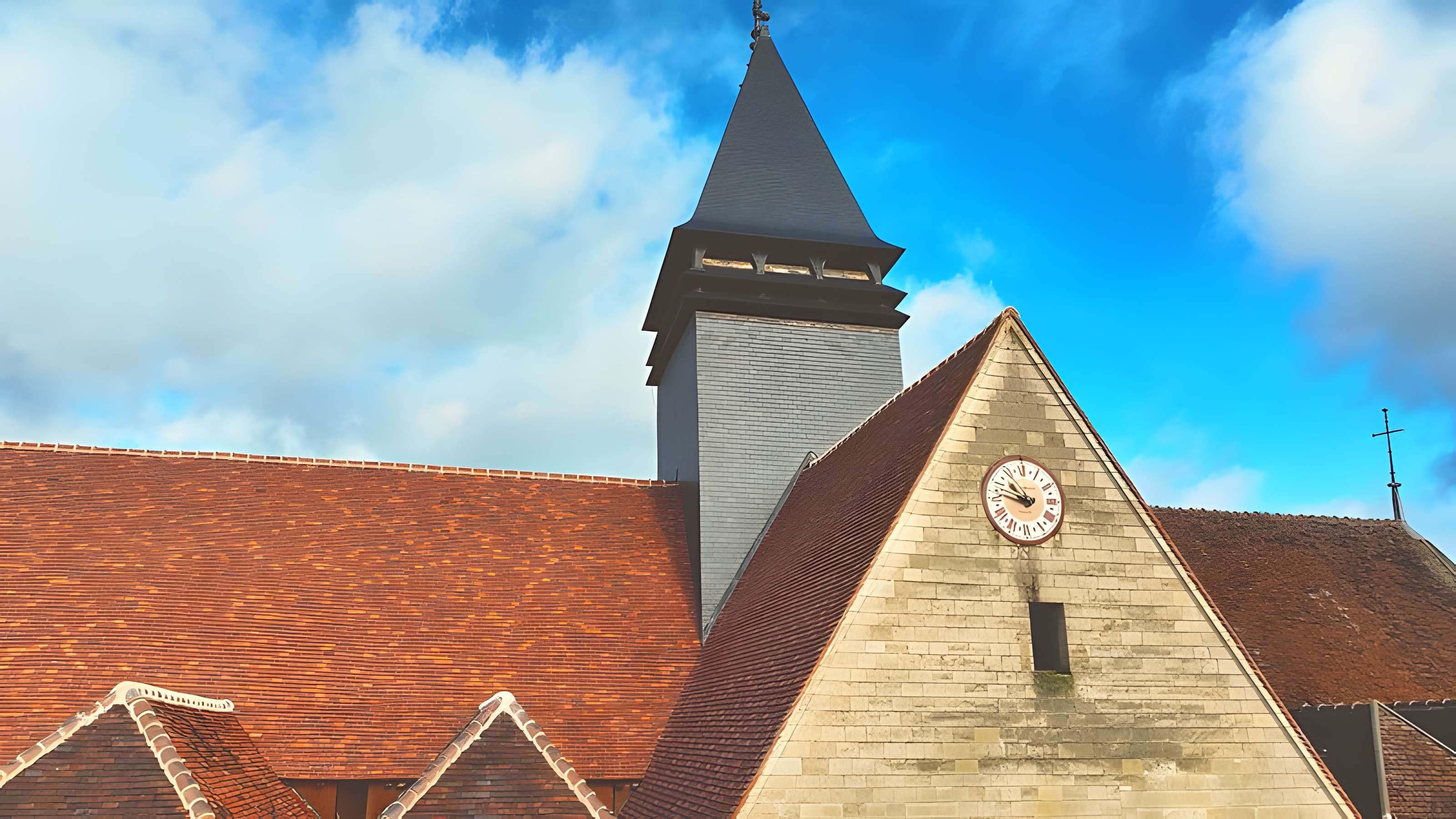 Église Sainte-Savine de Sainte-Savine et croix