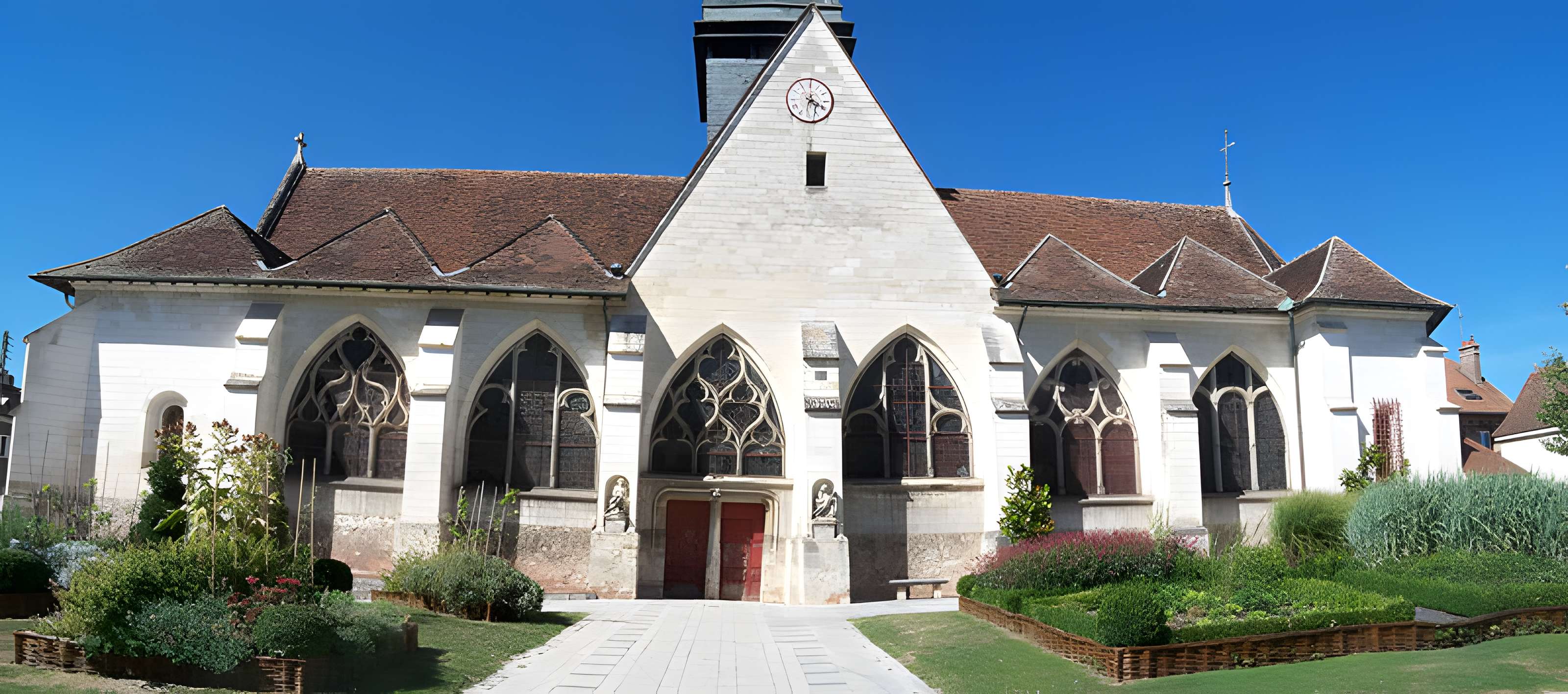 Église Sainte-Savine de Sainte-Savine et croix
