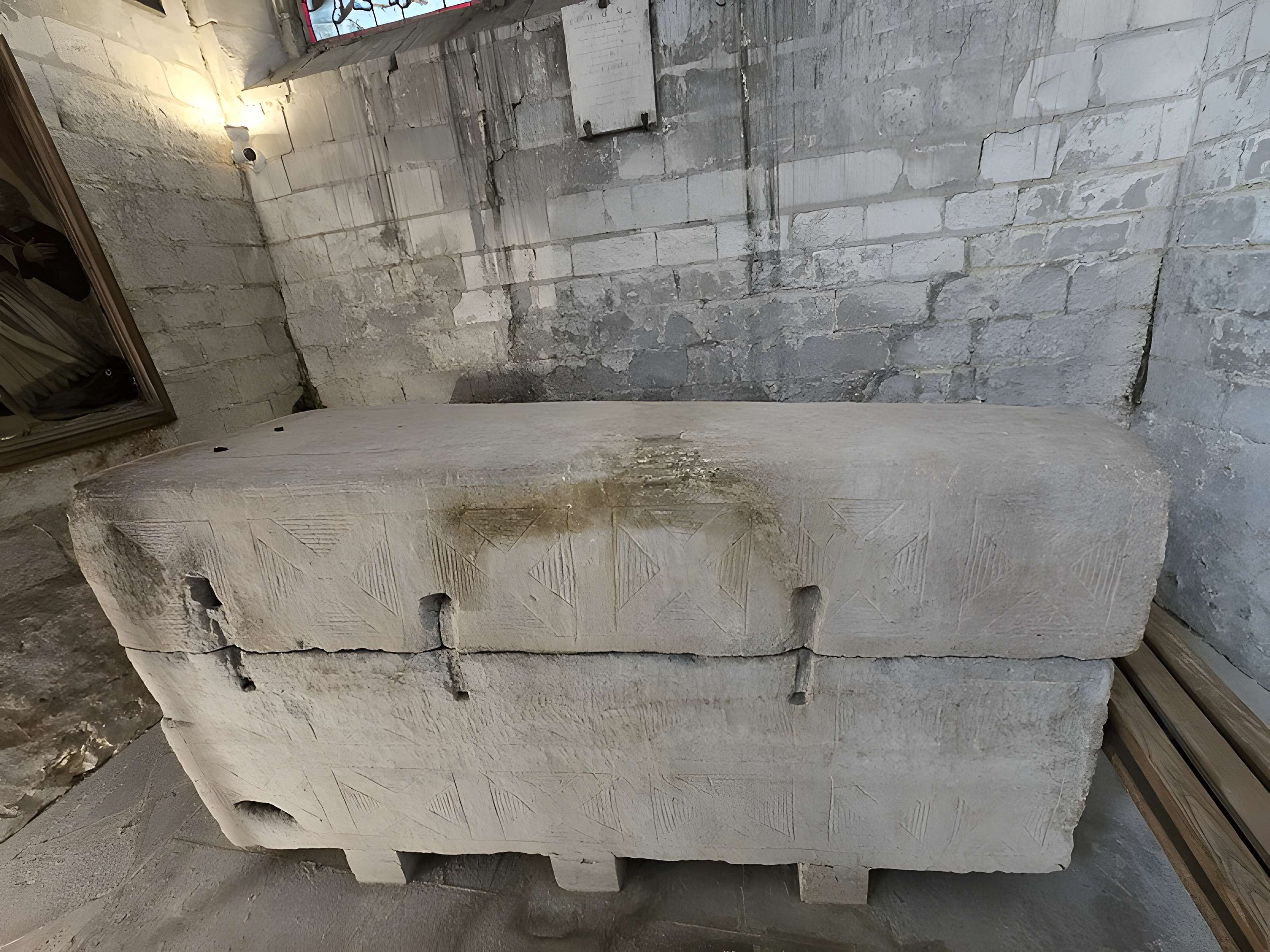 Église Sainte-Savine de Sainte-Savine et croix