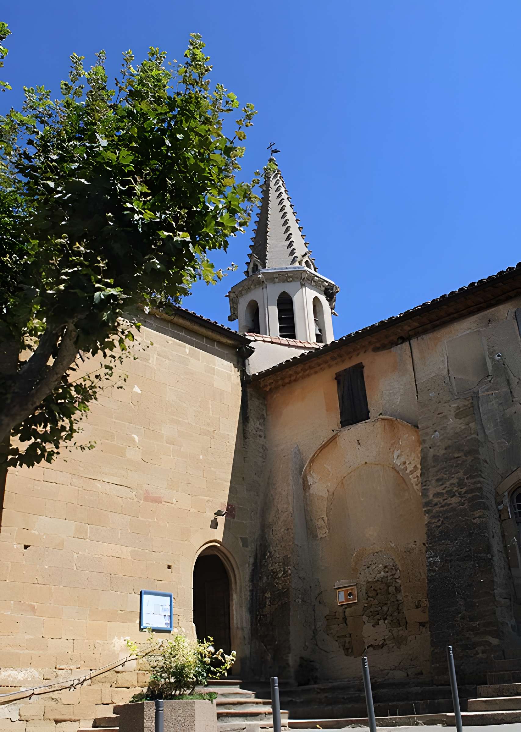 Église Saint-Étienne de Cadenet
