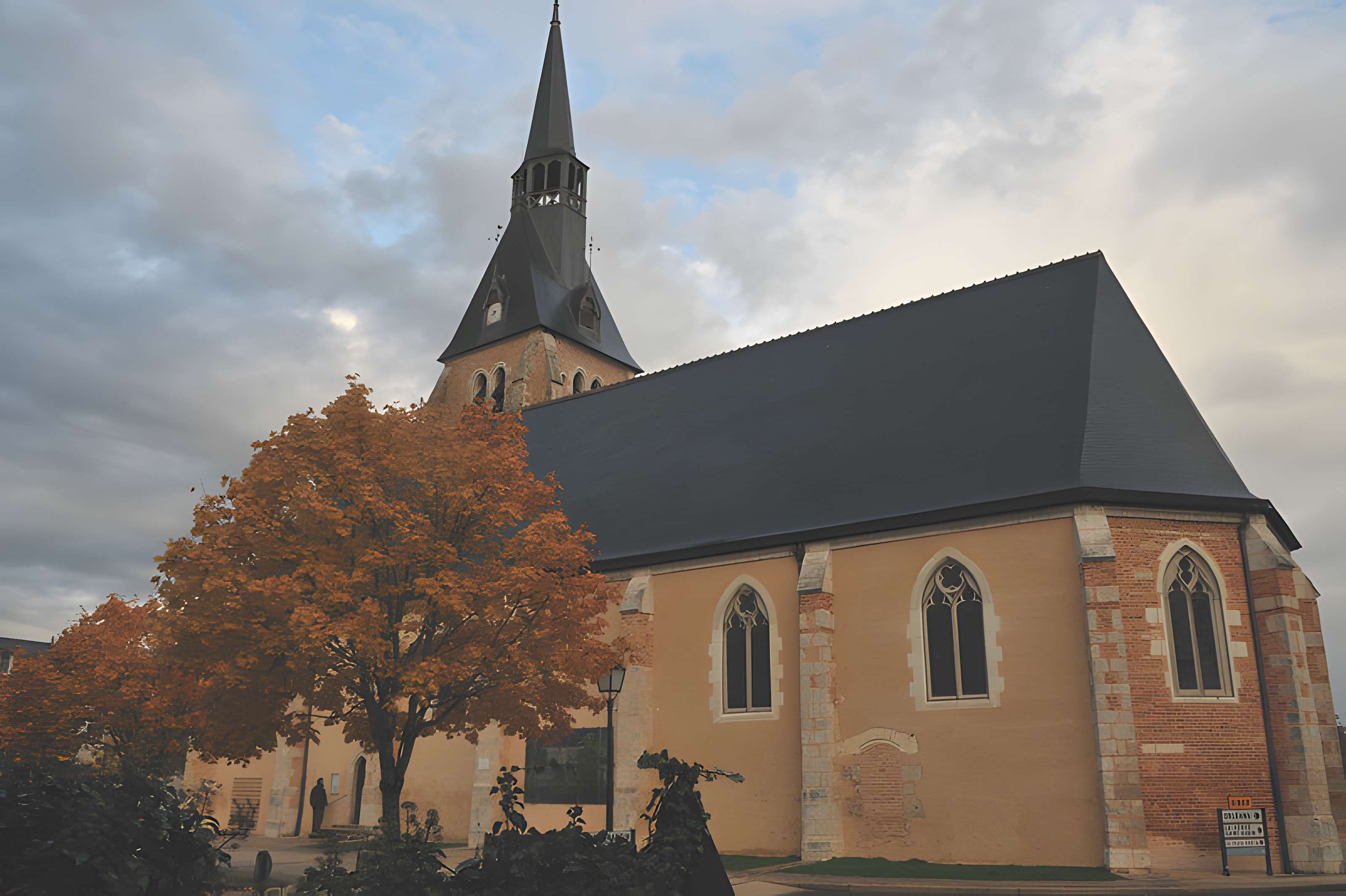 Église Saint-Étienne de Chaumont-sur-Tharonne