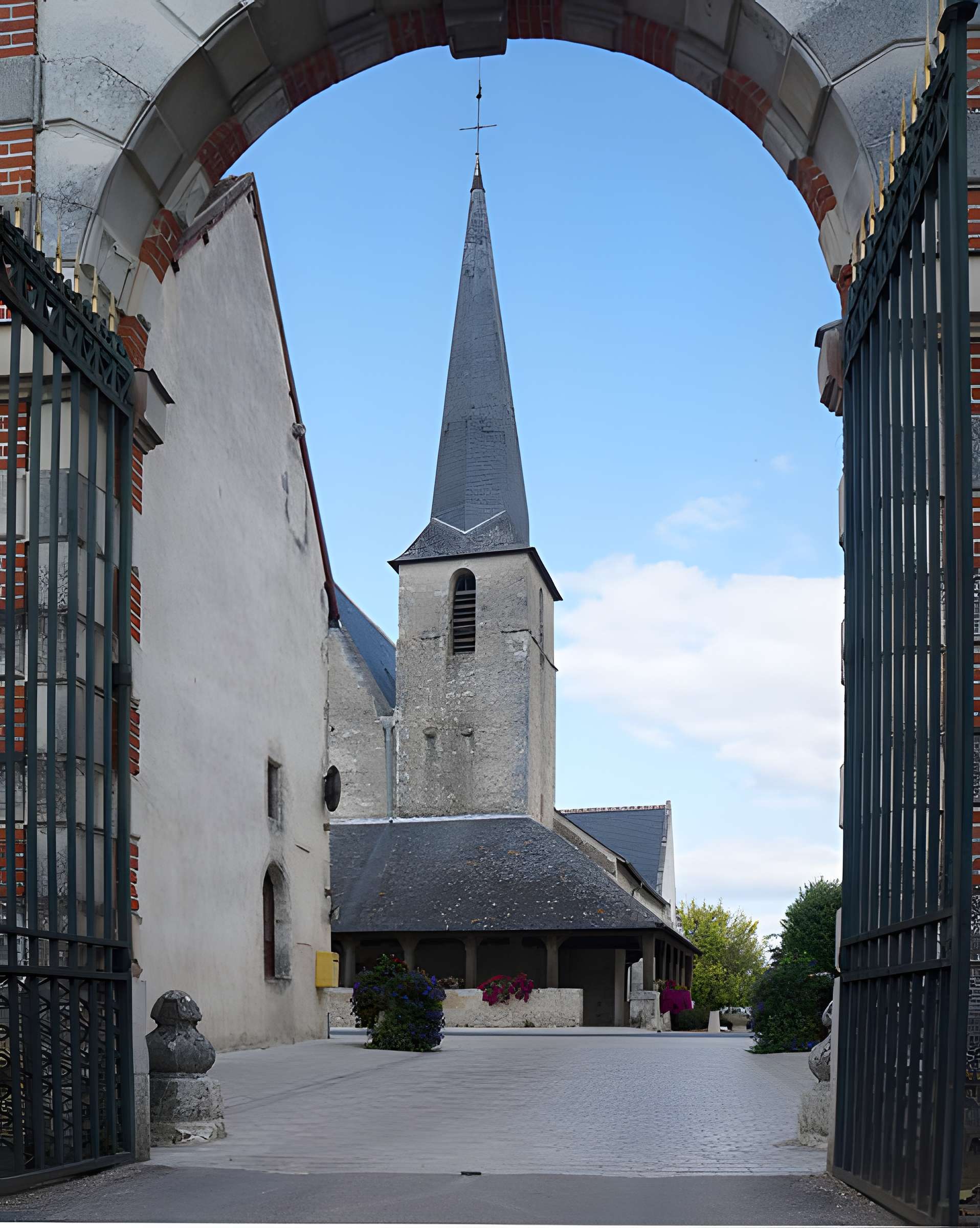Église Saint-Étienne de Cheverny