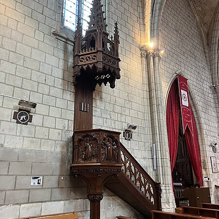 Photo de Église Saint-Étienne de Chinon