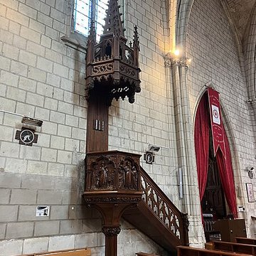 Église Saint-Étienne de Chinon