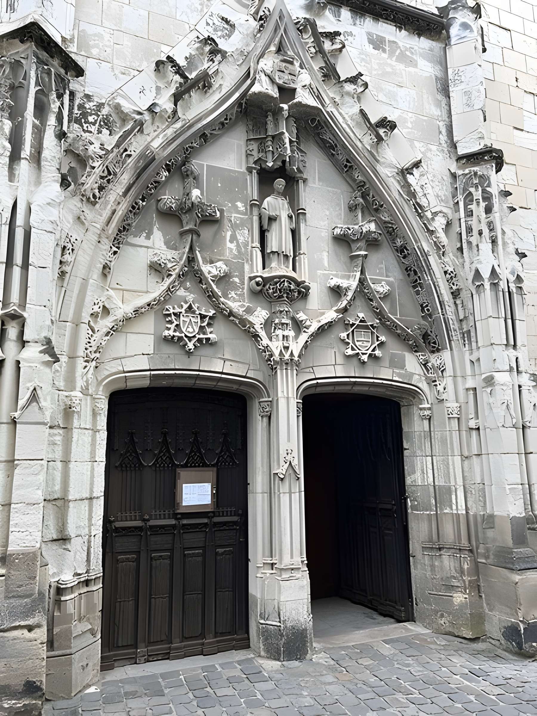 Église Saint-Étienne de Chinon