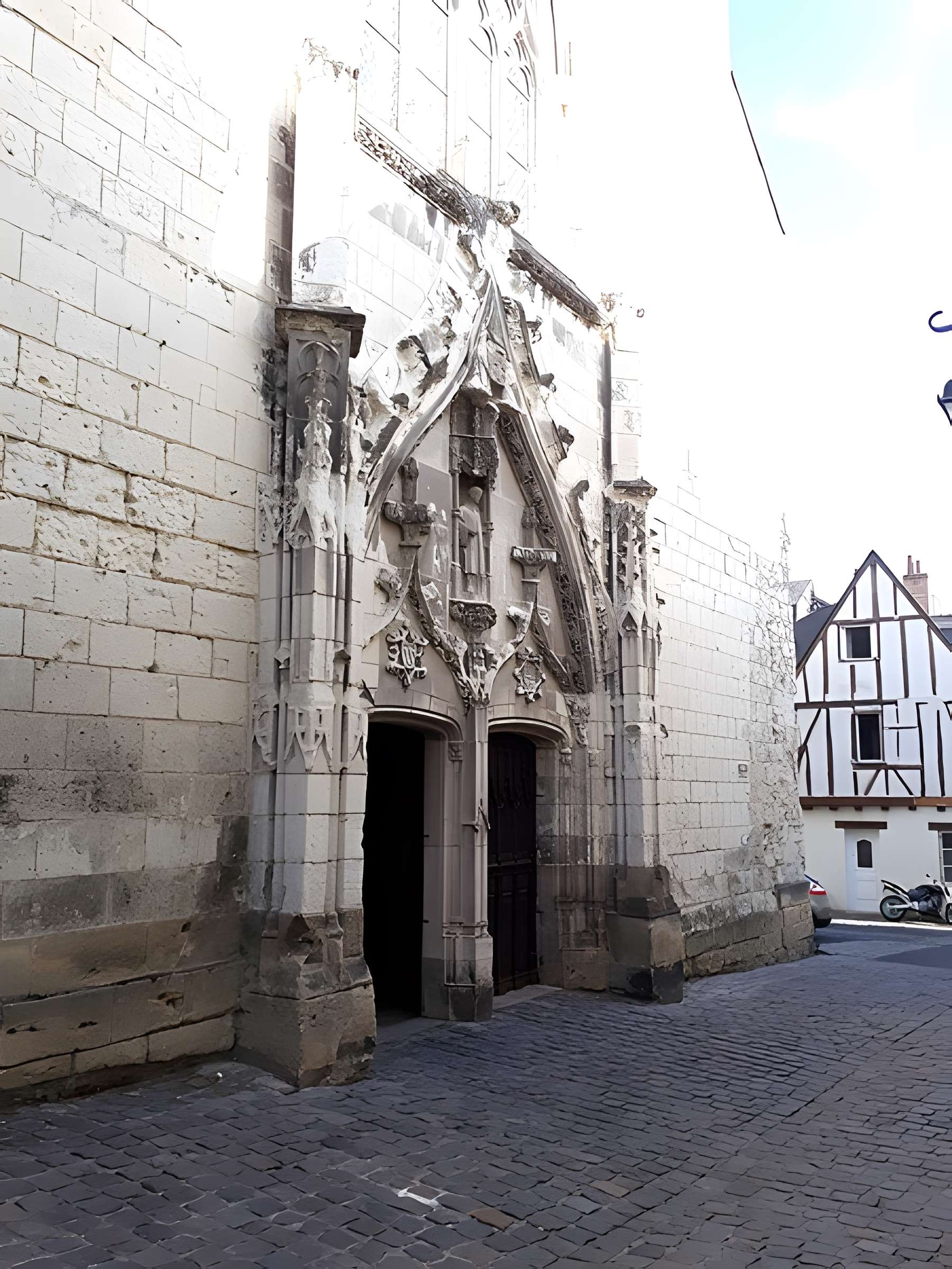 Église Saint-Étienne de Chinon