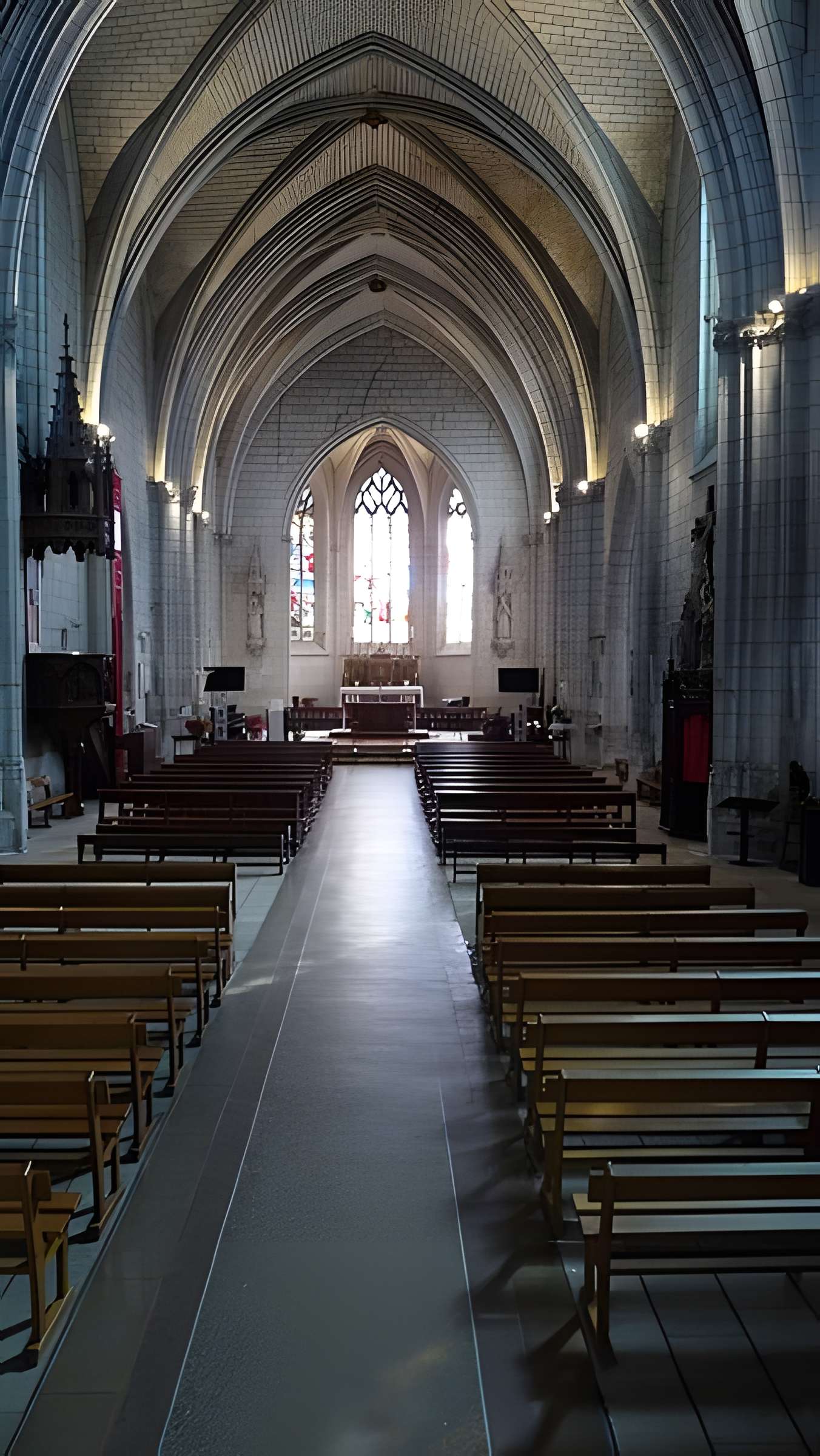 Église Saint-Étienne de Chinon