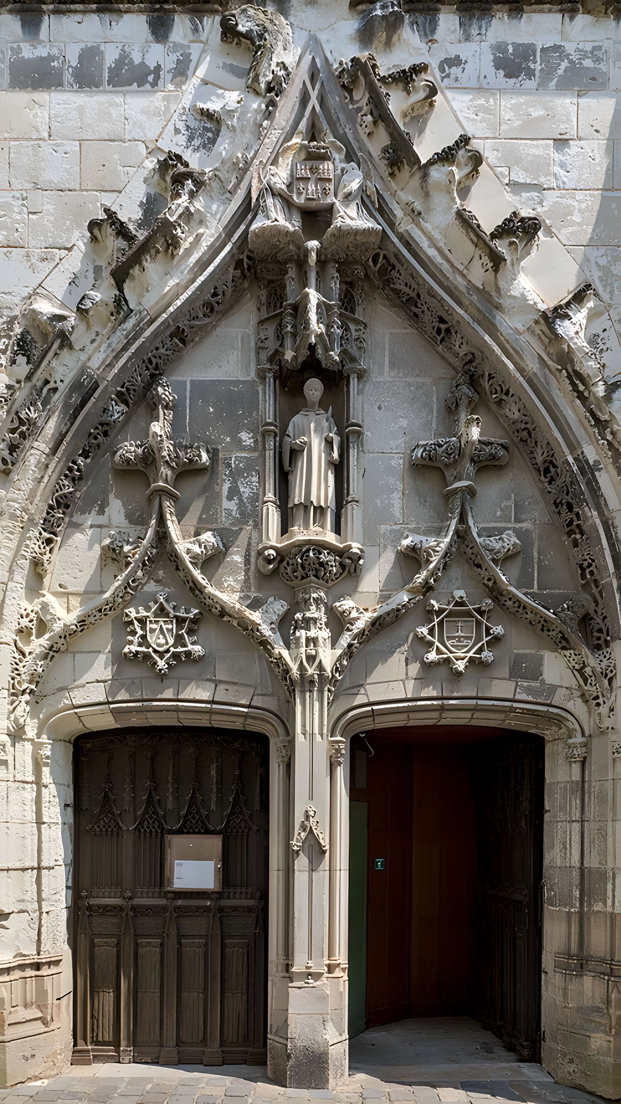 Église Saint-Étienne de Chinon