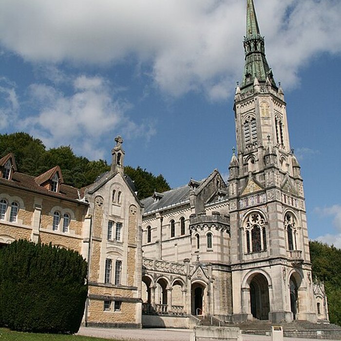 Photo de Basilique du Bois-Chenu de Domrémy-la-Pucelle