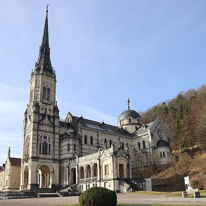 Photo de Basilique du Bois-Chenu de Domrémy-la-Pucelle