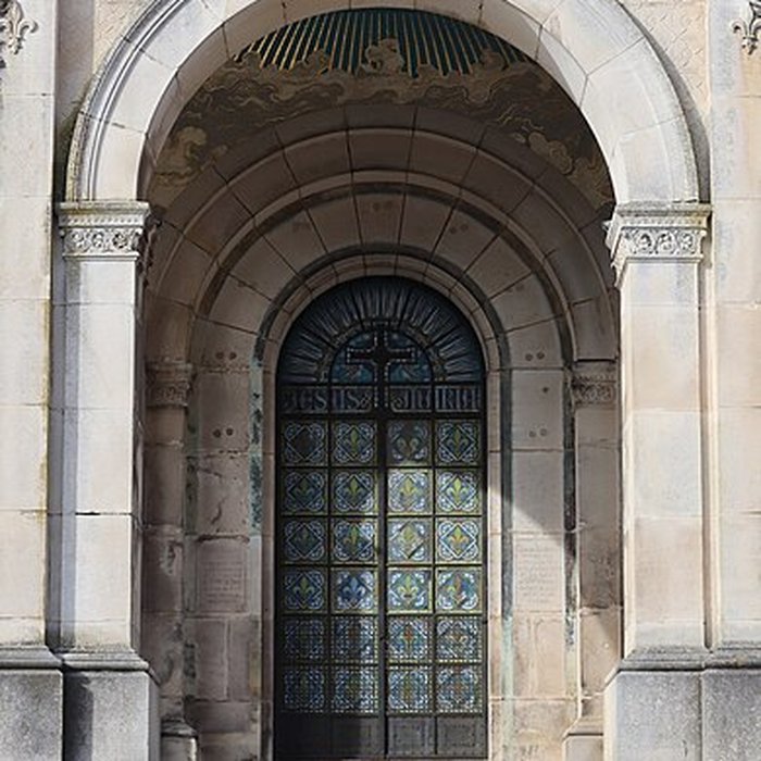 Photo de Basilique du Bois-Chenu de Domrémy-la-Pucelle