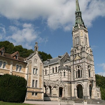 Basilique du Bois-Chenu de Domrémy-la-Pucelle