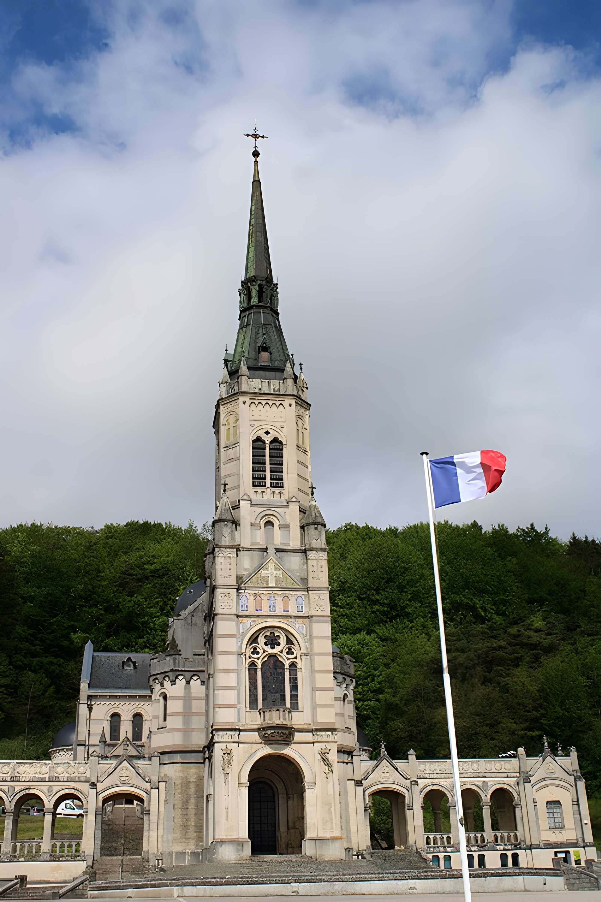 Basilique du Bois-Chenu de Domrémy-la-Pucelle