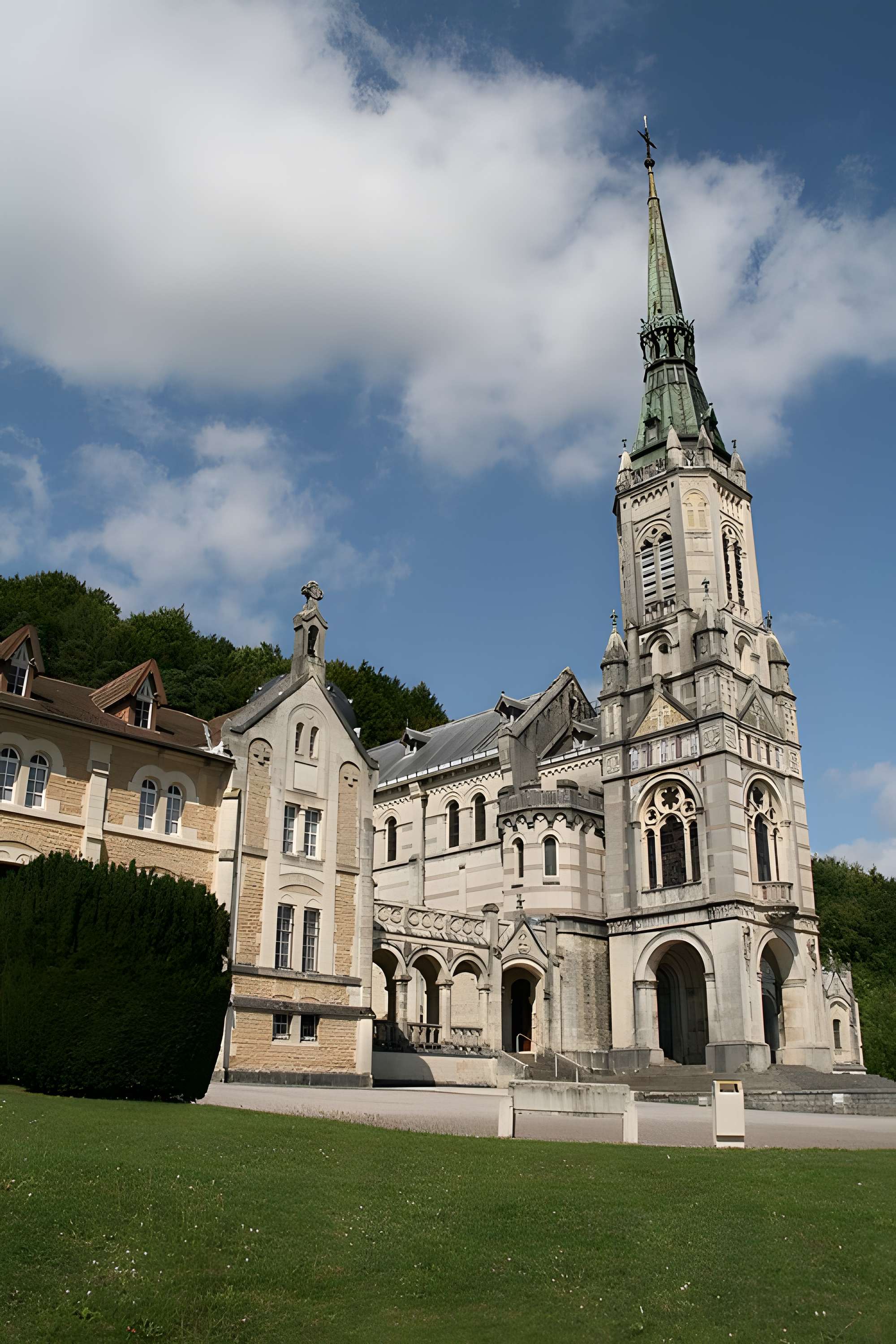 Basilique du Bois-Chenu de Domrémy-la-Pucelle