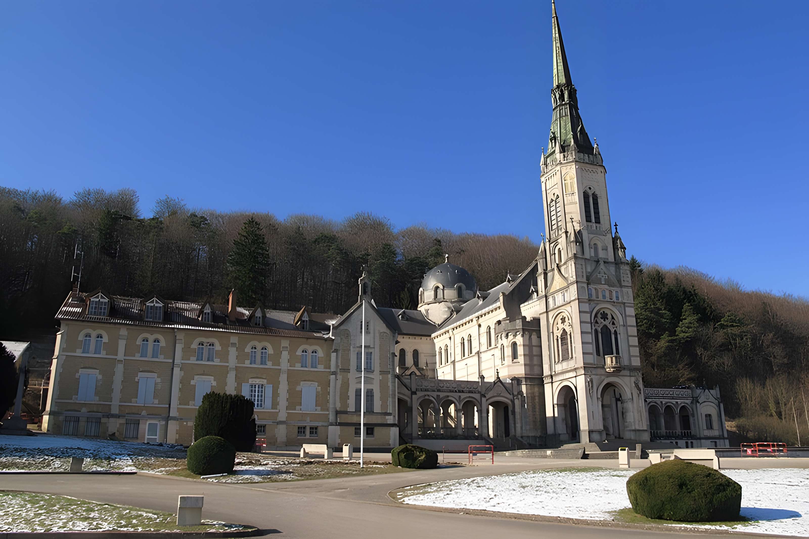 Basilique du Bois-Chenu de Domrémy-la-Pucelle