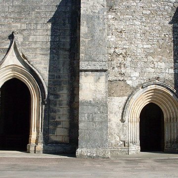 Église Saint-Étienne de Javerlhac-et-la-Chapelle-Saint-Robert