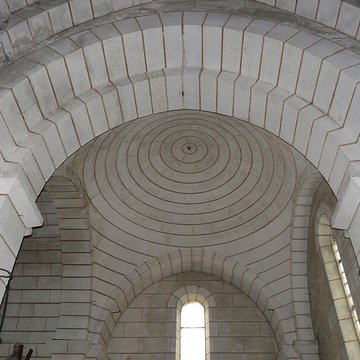 Église Saint-Étienne de Javerlhac-et-la-Chapelle-Saint-Robert