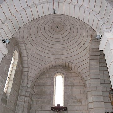 Église Saint-Étienne de Javerlhac-et-la-Chapelle-Saint-Robert