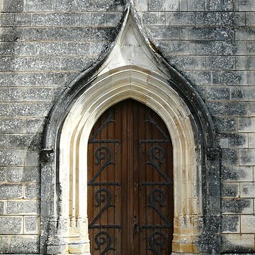 Église Saint-Étienne de Javerlhac-et-la-Chapelle-Saint-Robert
