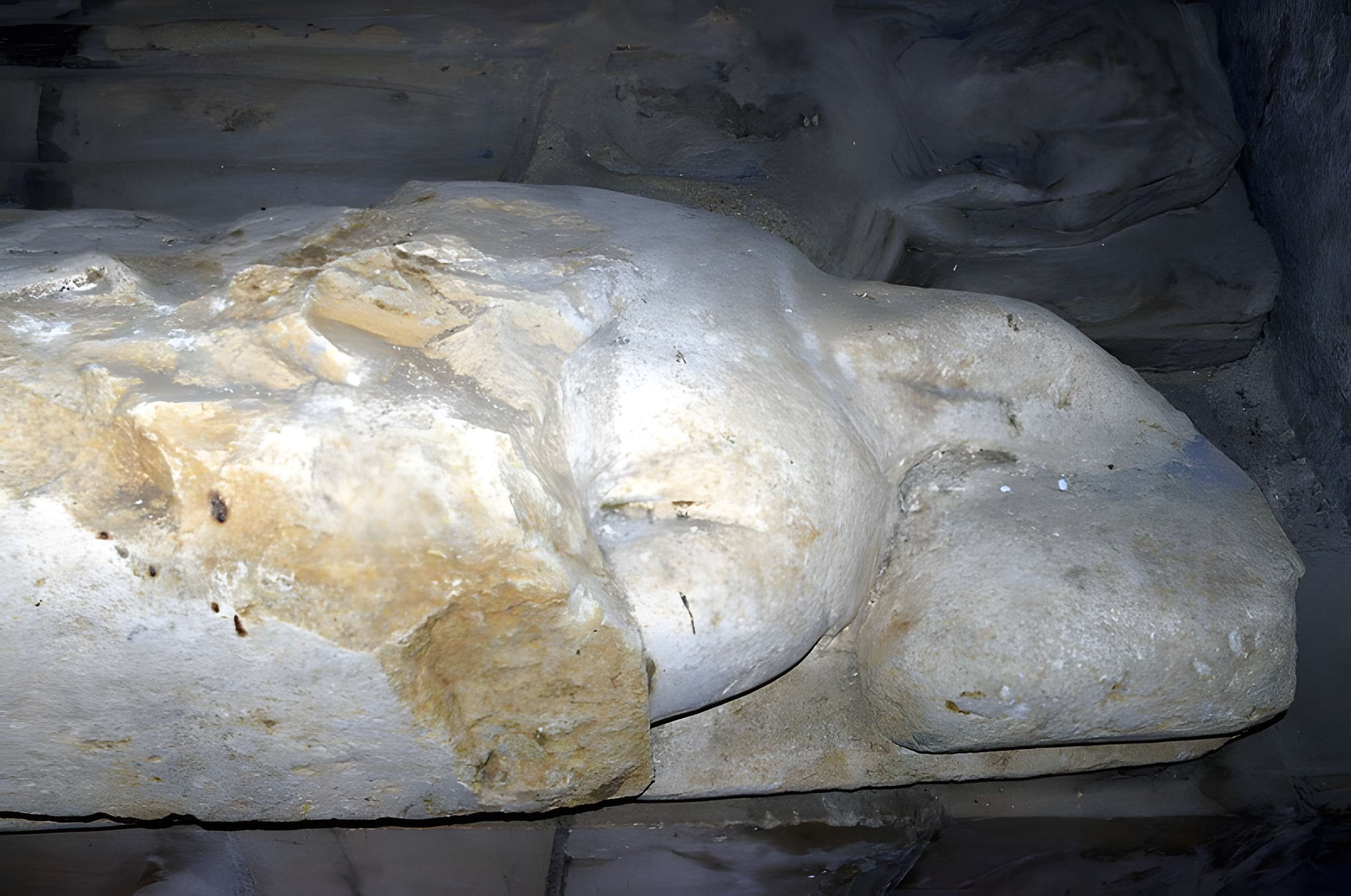 Église Saint-Étienne de Javerlhac-et-la-Chapelle-Saint-Robert