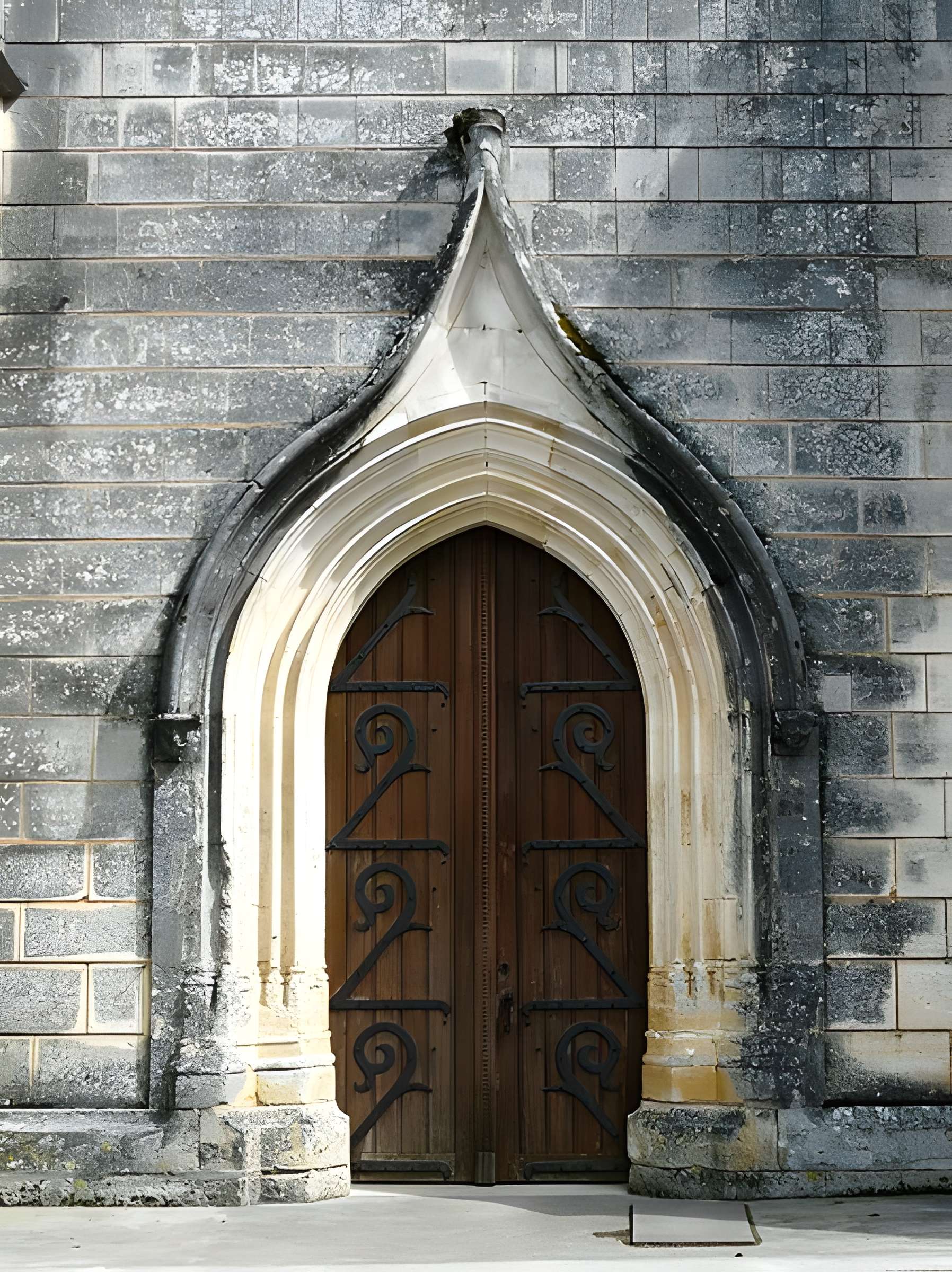 Église Saint-Étienne de Javerlhac-et-la-Chapelle-Saint-Robert