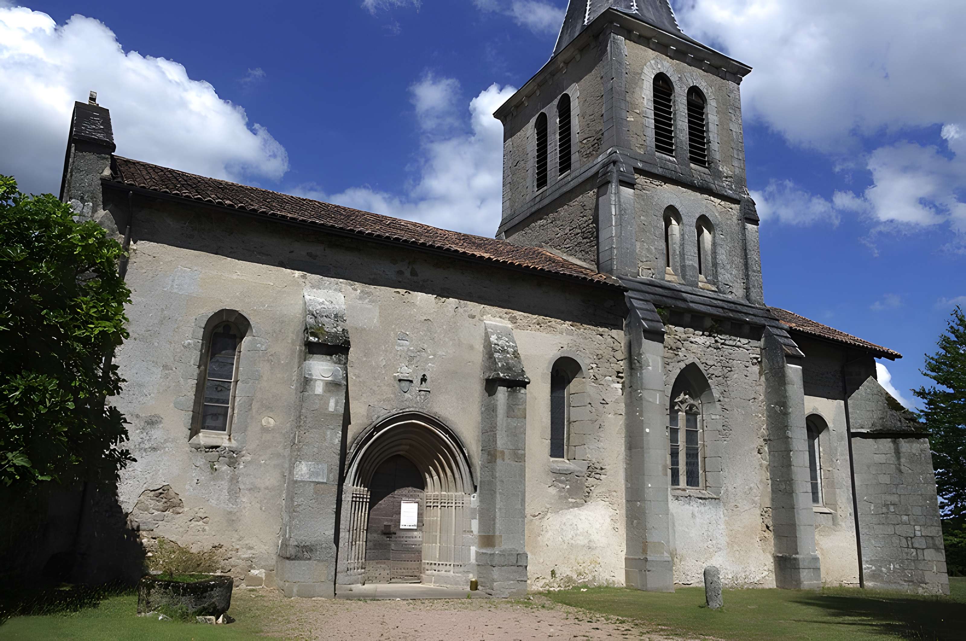 Église Saint-Étienne de Piégut-Pluviers