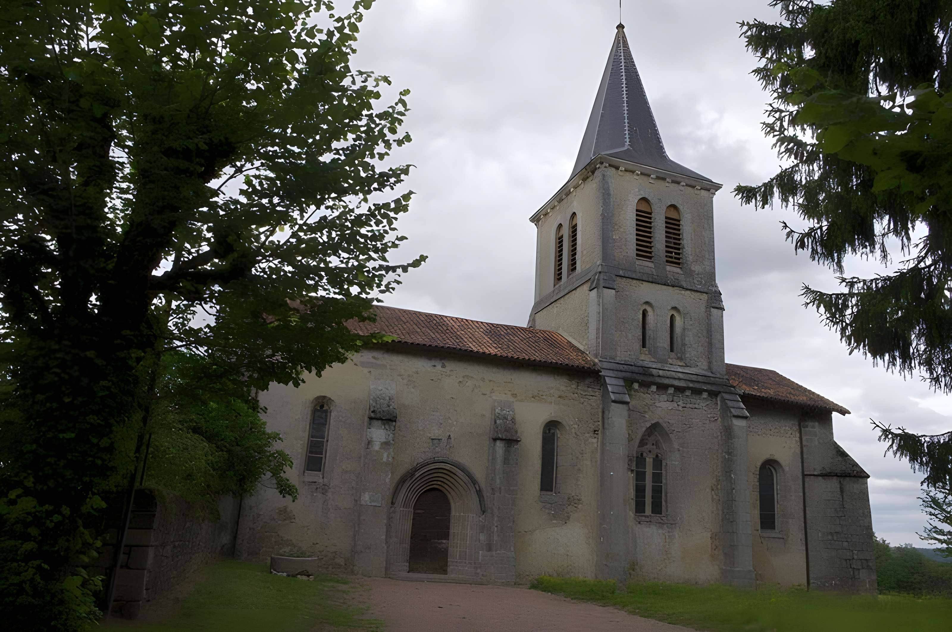 Église Saint-Étienne de Piégut-Pluviers 