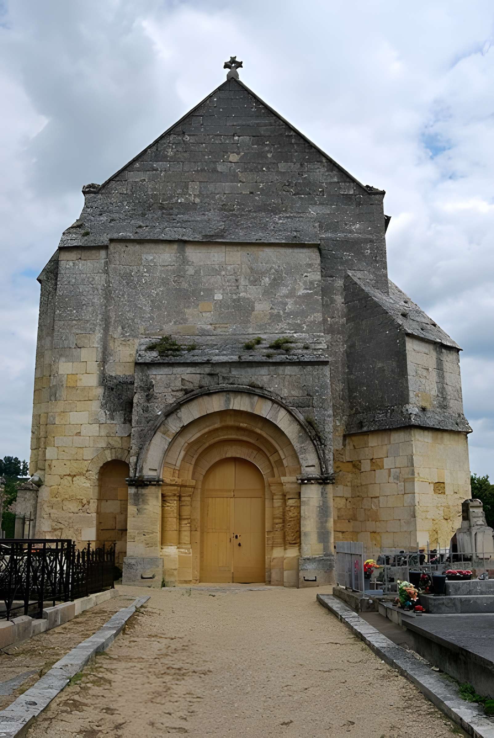 Église Saint-Etienne de Saint-Étienne-de-Lisse 
