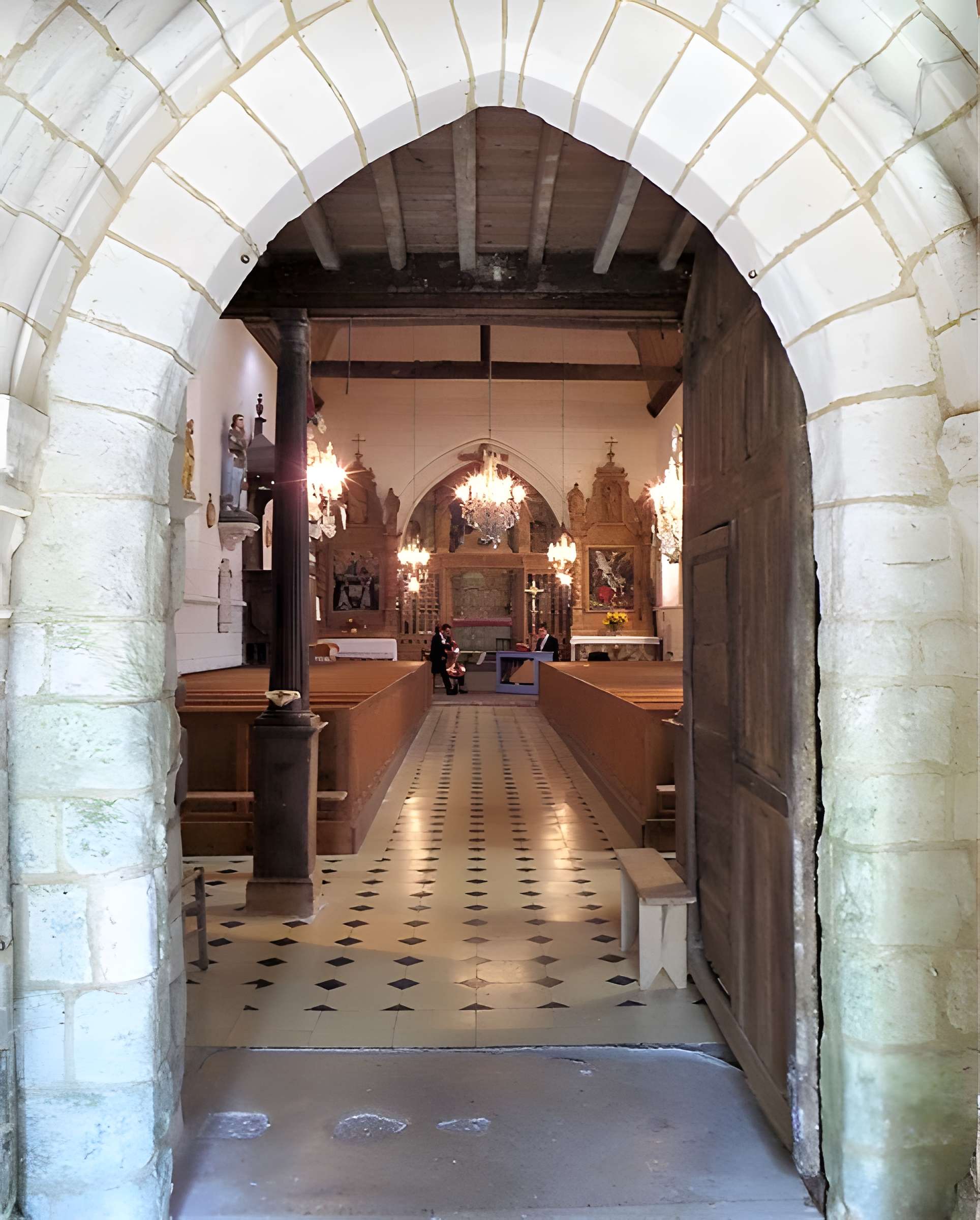 Église Saint-Étienne de Saint-Étienne-l'Allier