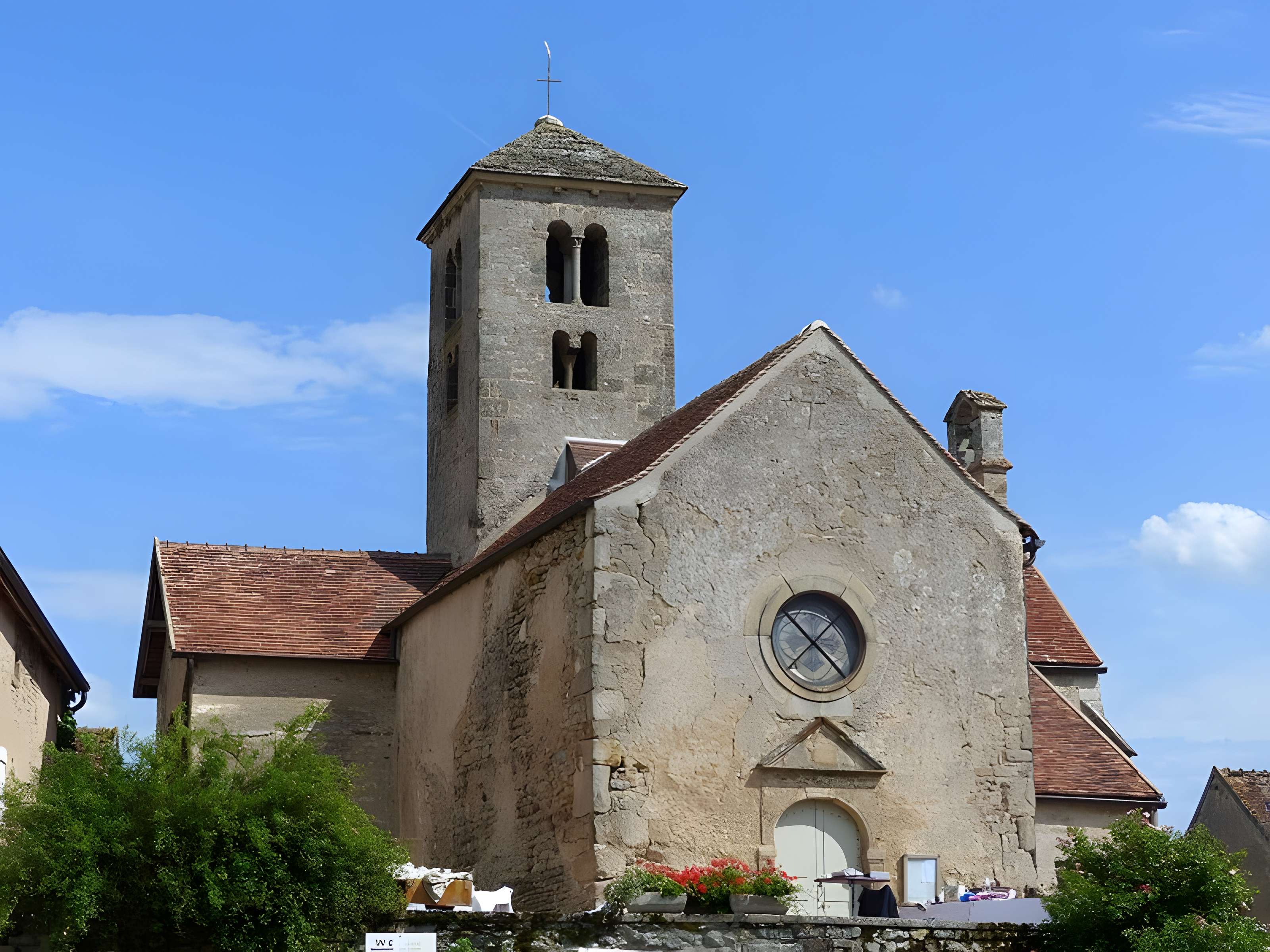 Église Saint-Eusèbe de Saint-Huruge 