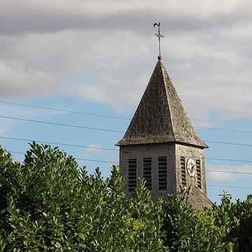 Eglise et cimetière lentourant