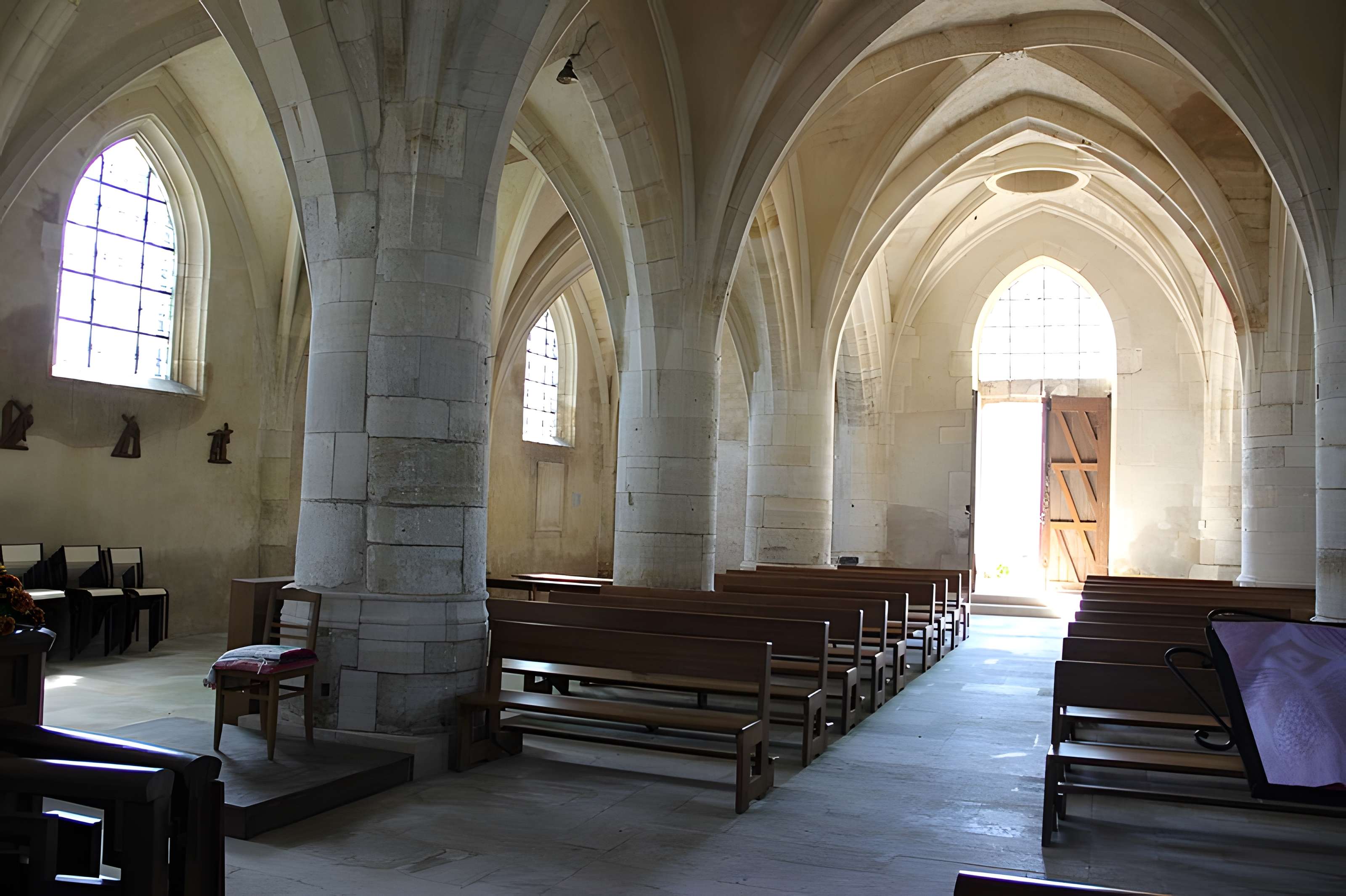 Eglise et cimetière l'entourant