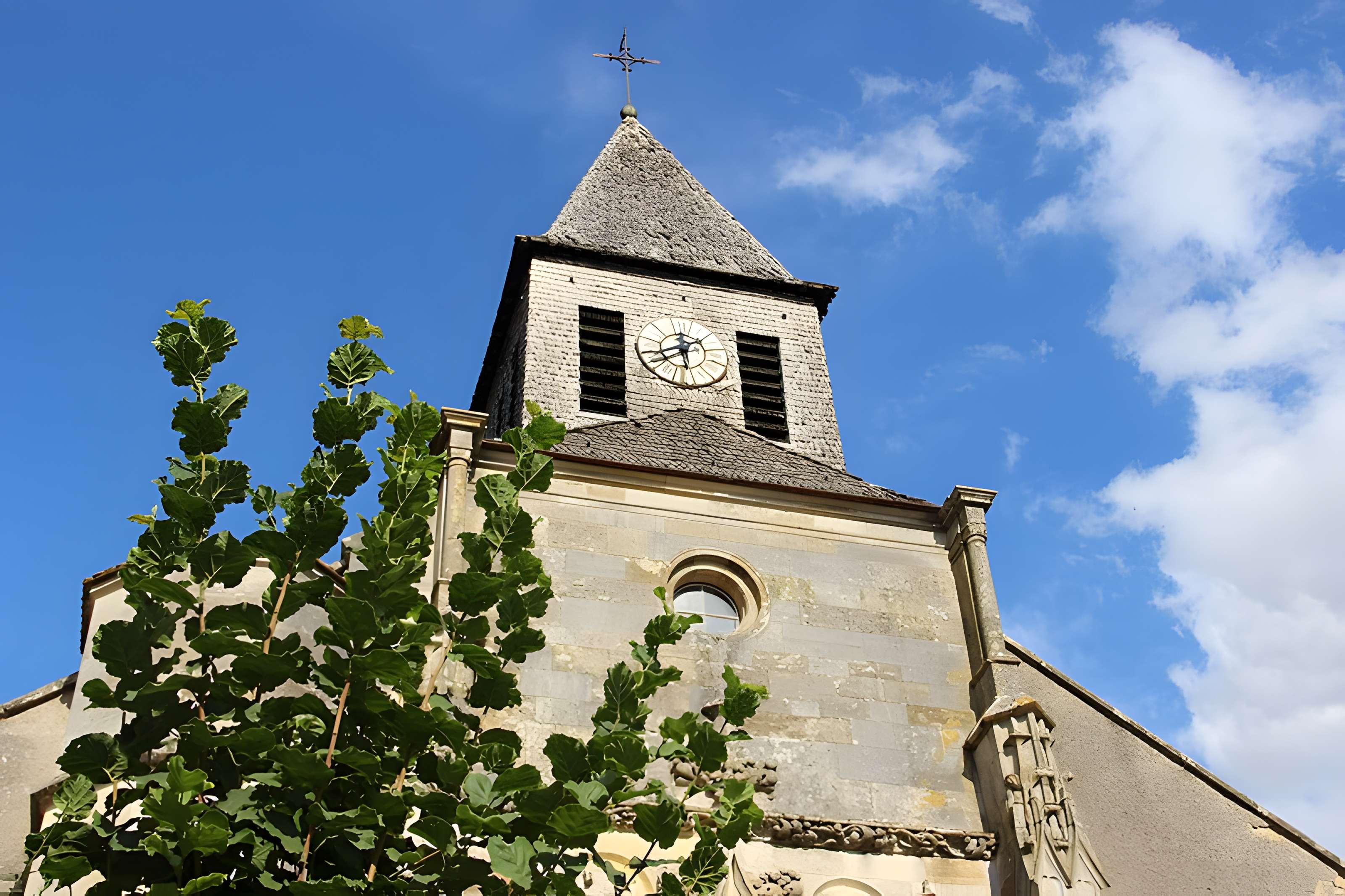 Eglise et cimetière l'entourant