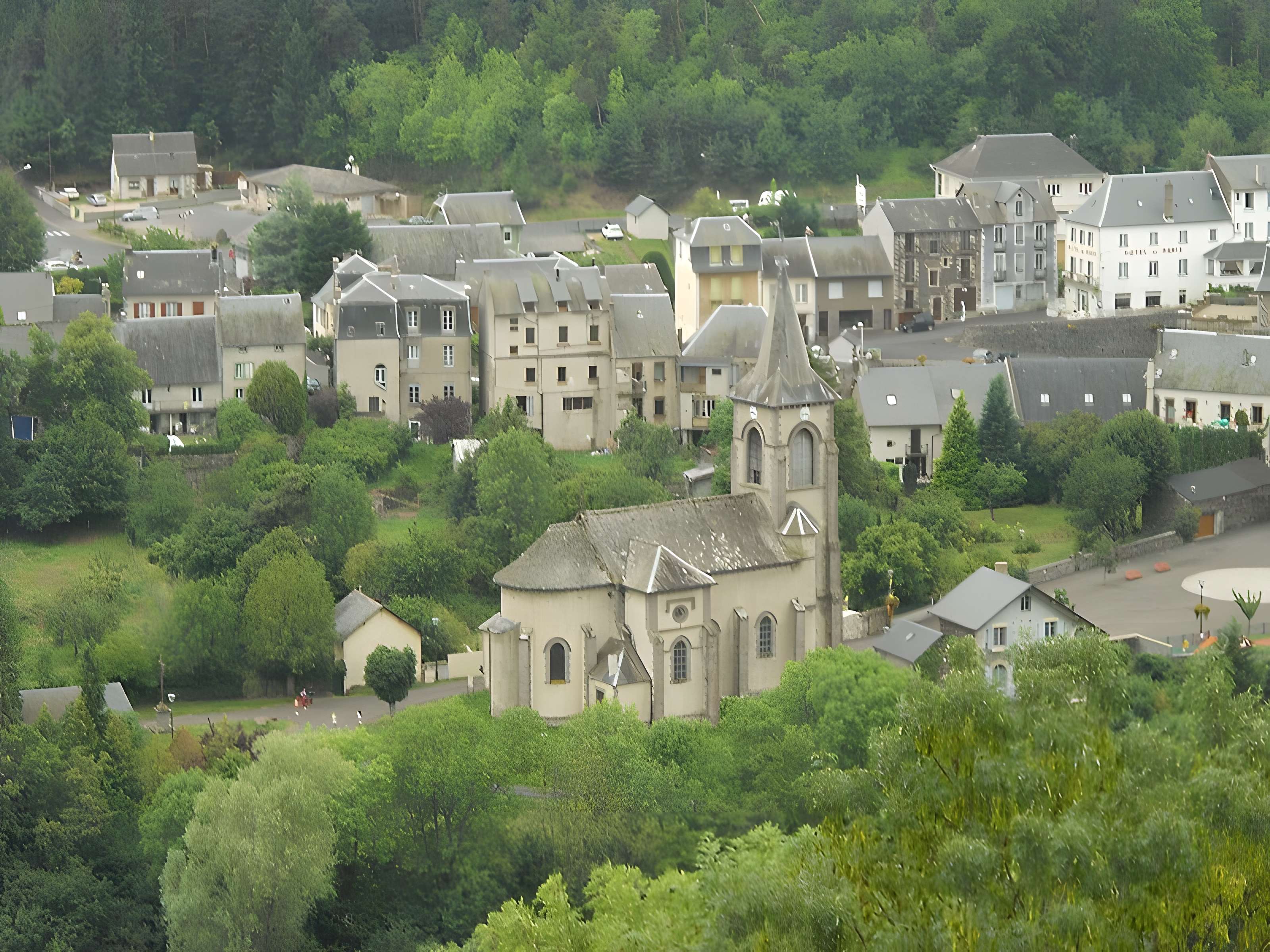 Église Saint-Ferréol de Murol