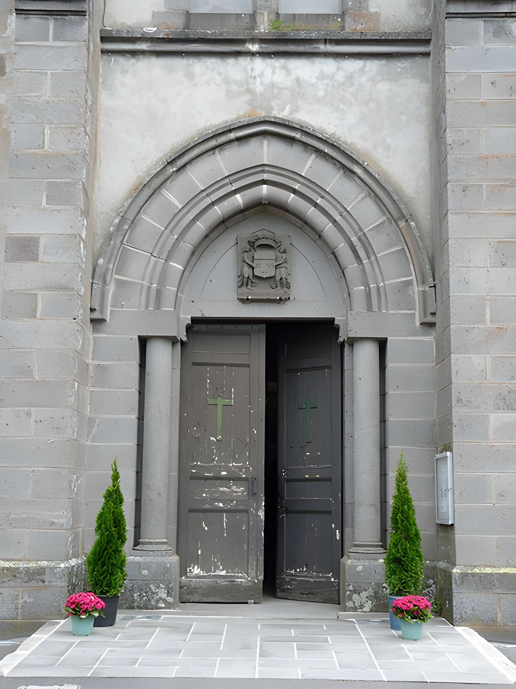 Église Saint-Ferréol de Murol