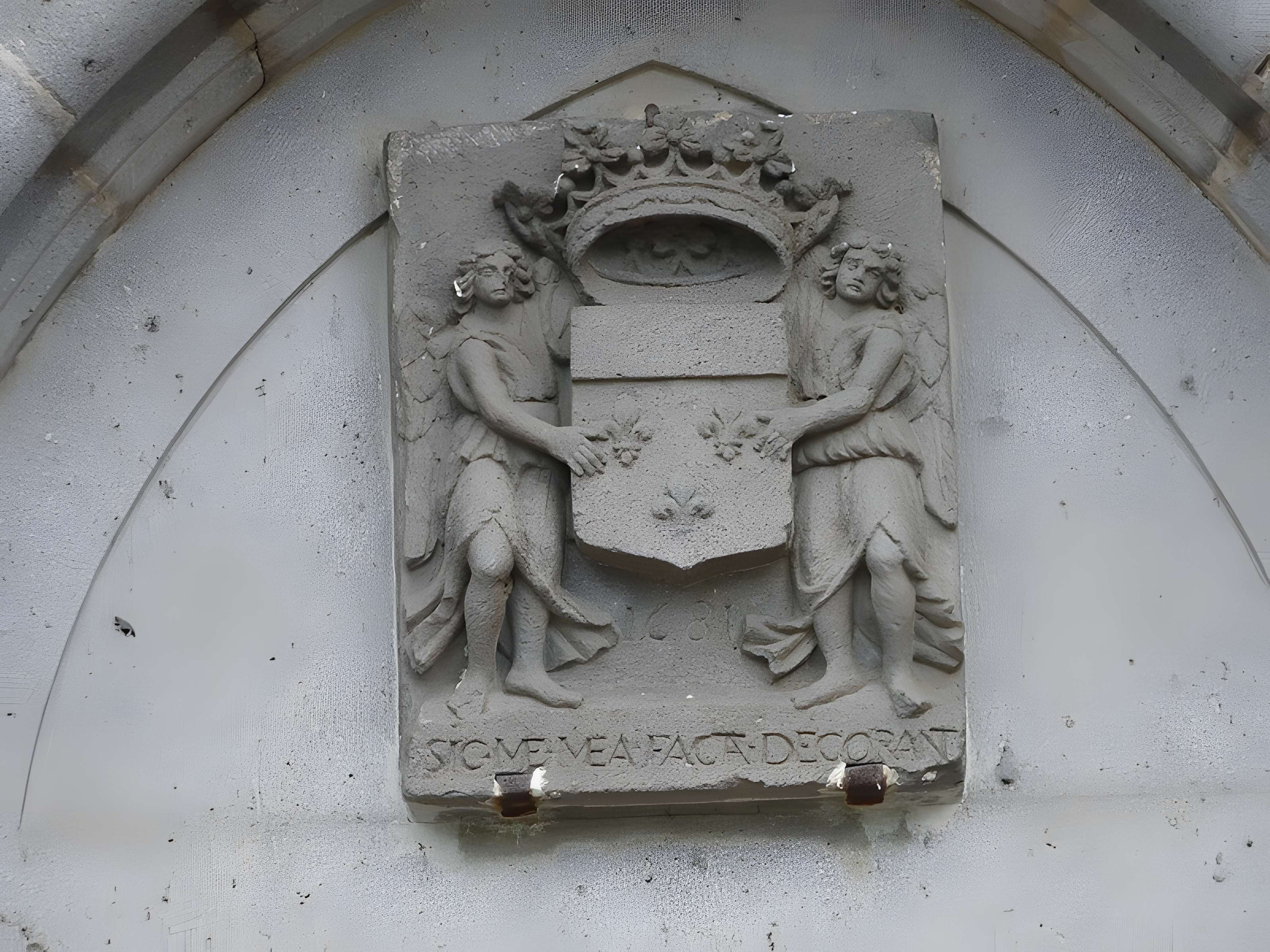 Église Saint-Ferréol de Murol