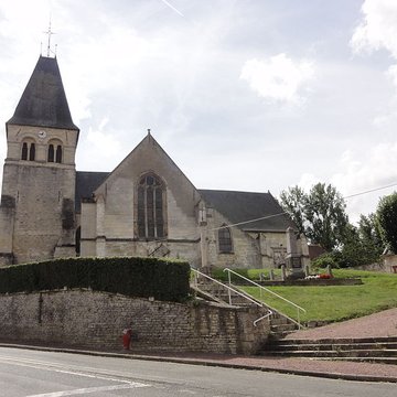 Eglise et cimetière qui lentoure