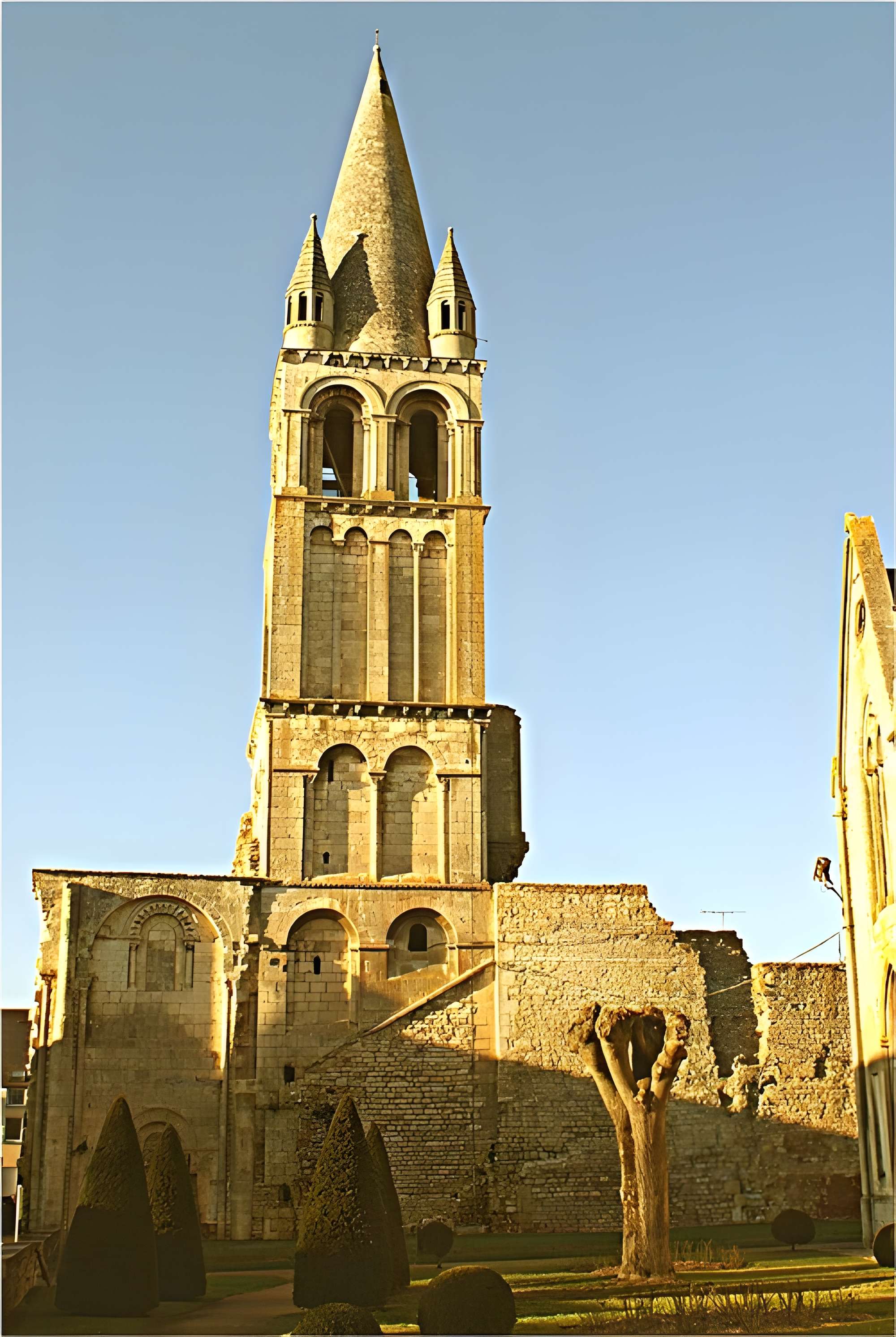 Abbaye Notre-Dame de Déols
