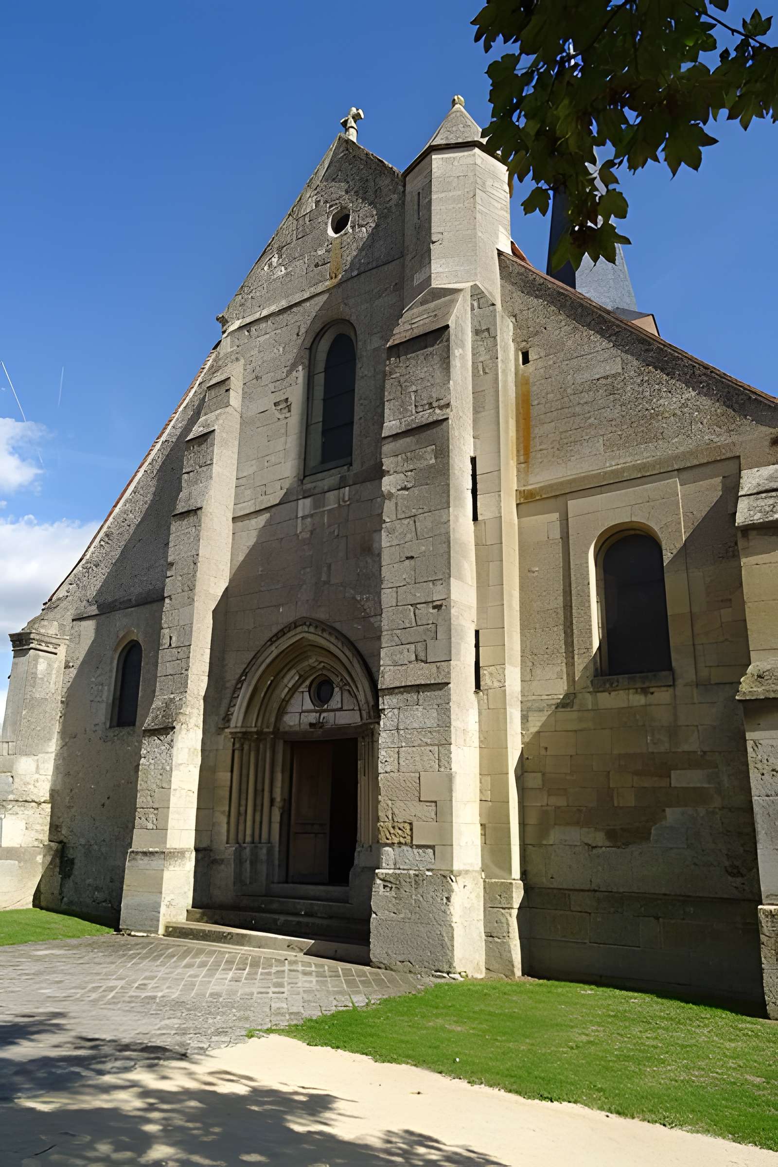 Église Saint-Fiacre-et-Notre-Dame-de-la-Nativité de Livilliers