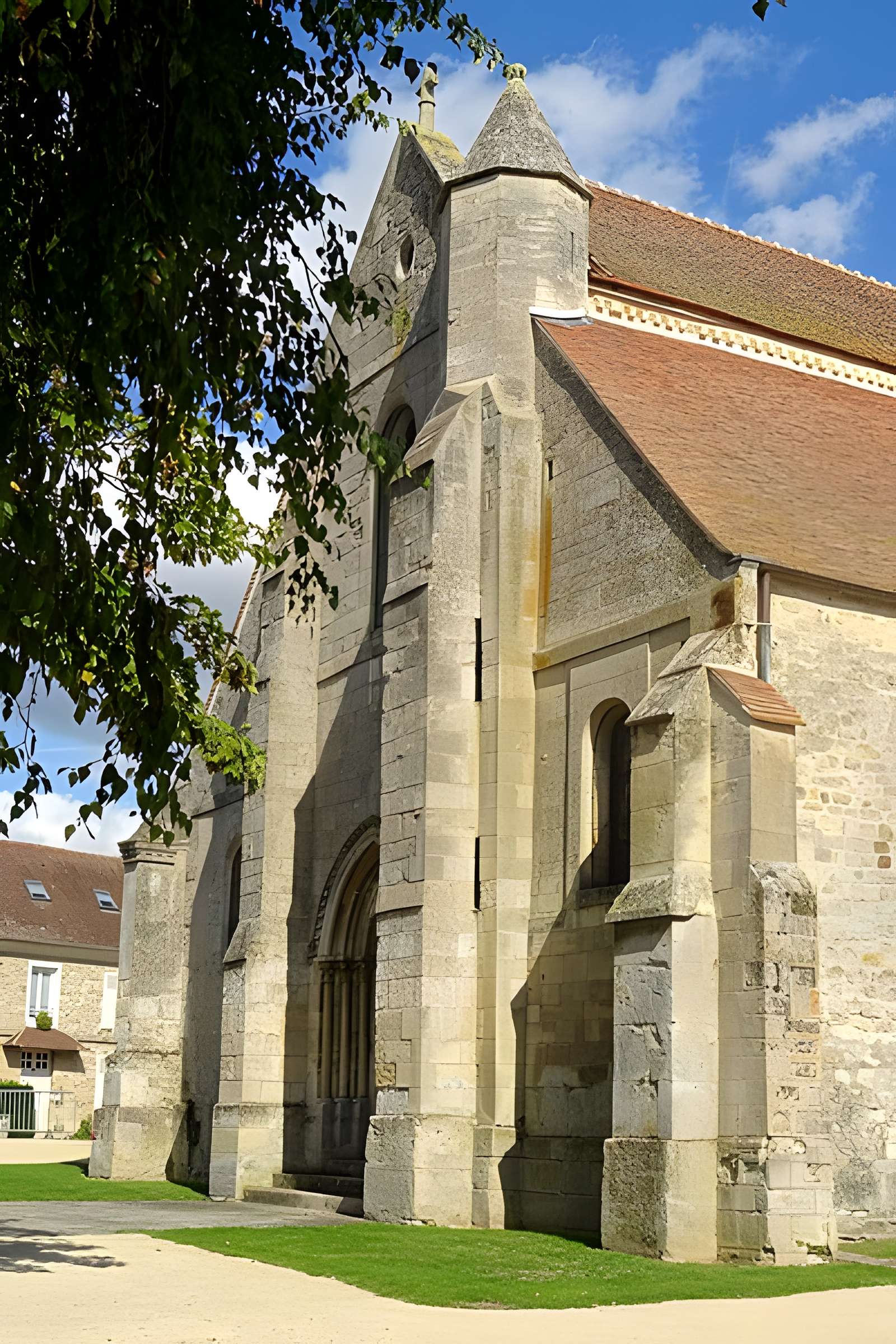 Église Saint-Fiacre-et-Notre-Dame-de-la-Nativité de Livilliers
