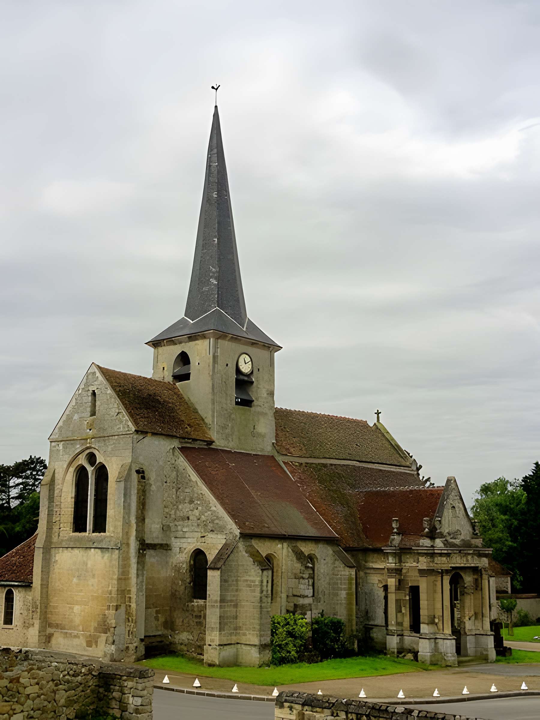Église Saint-Fiacre-et-Notre-Dame-de-la-Nativité de Livilliers
