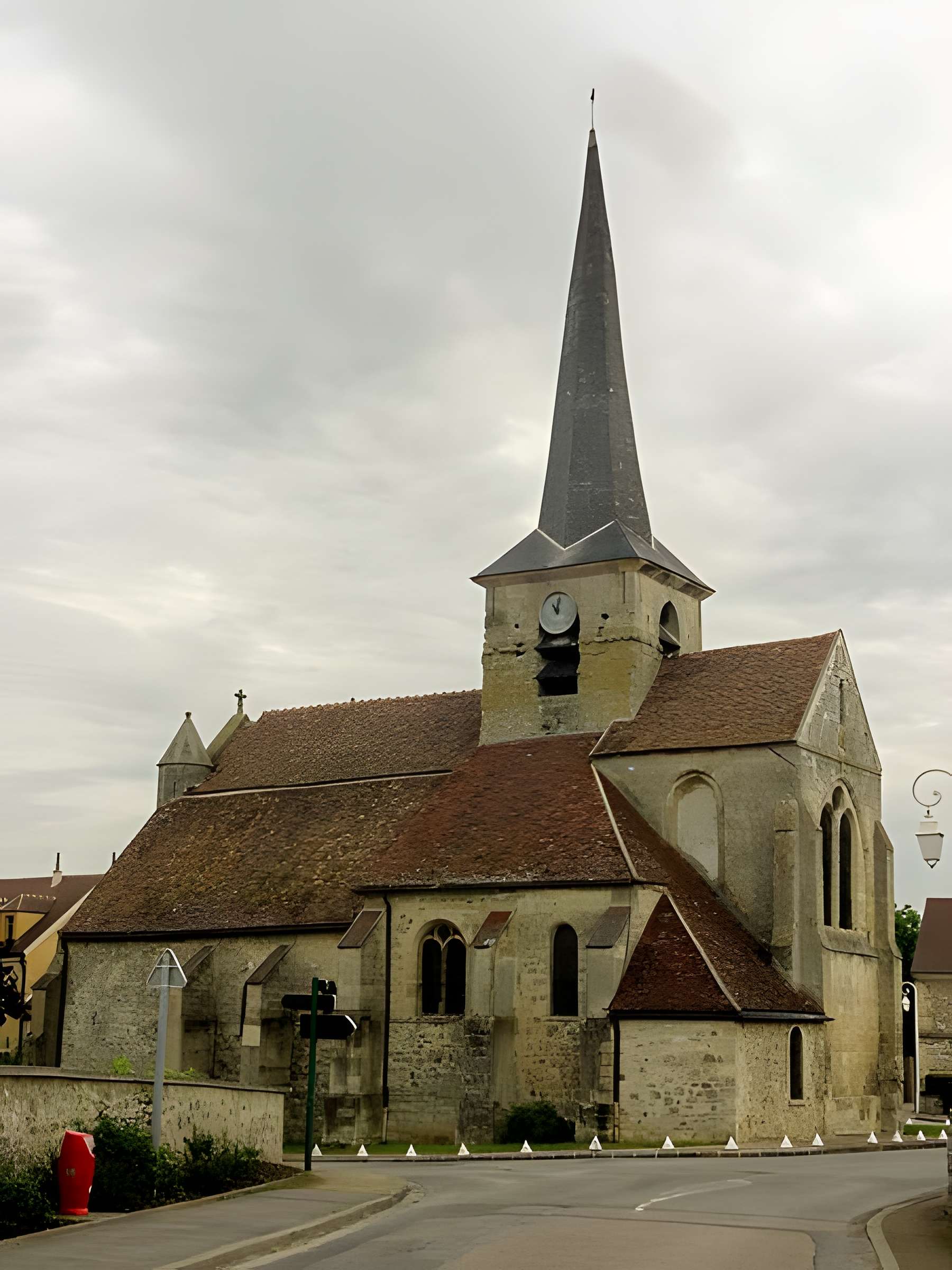 Église Saint-Fiacre-et-Notre-Dame-de-la-Nativité de Livilliers