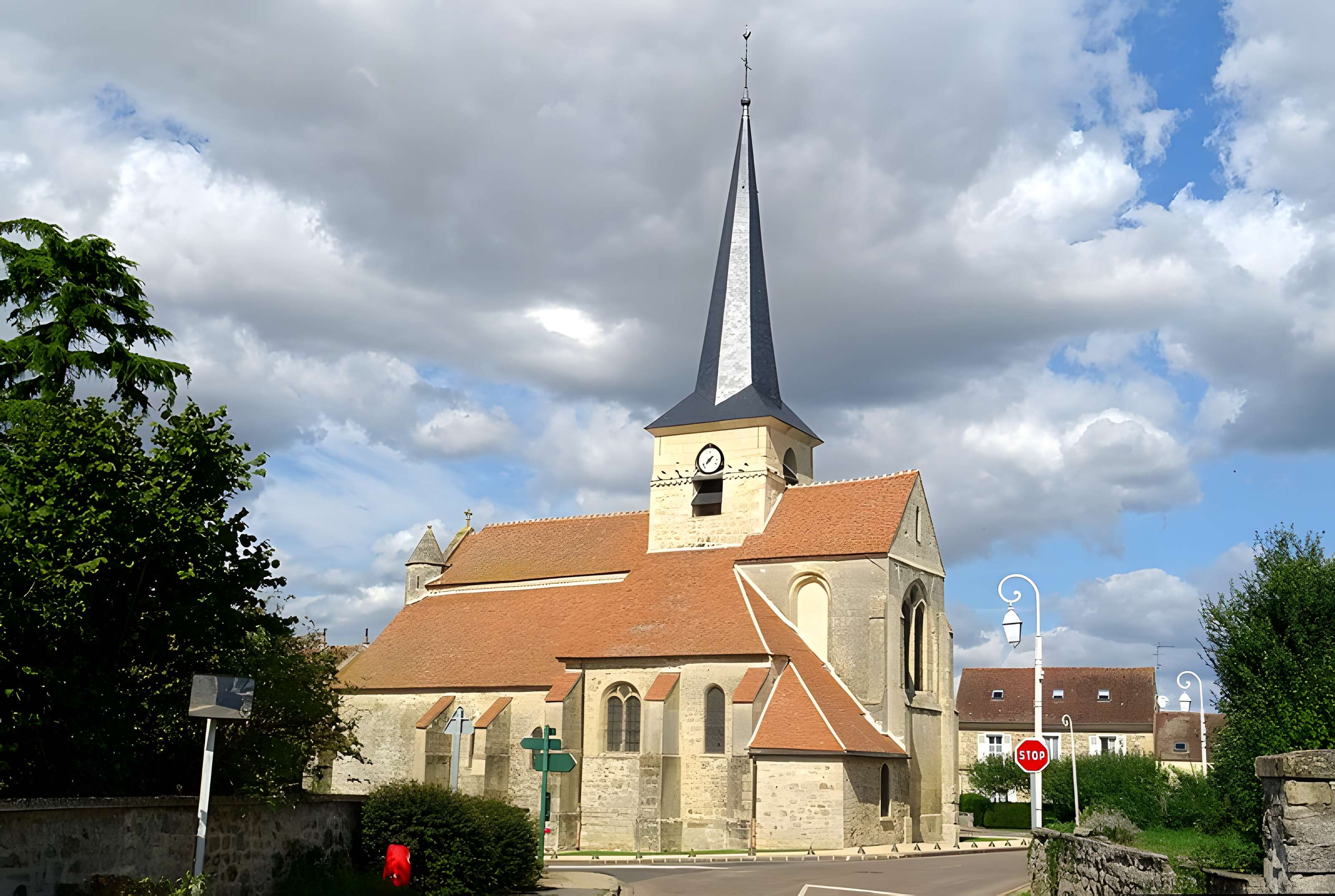 Église Saint-Fiacre-et-Notre-Dame-de-la-Nativité de Livilliers