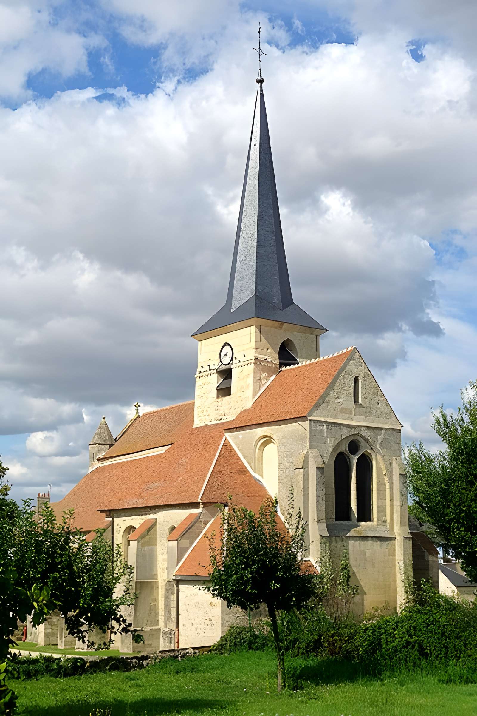 Église Saint-Fiacre-et-Notre-Dame-de-la-Nativité de Livilliers