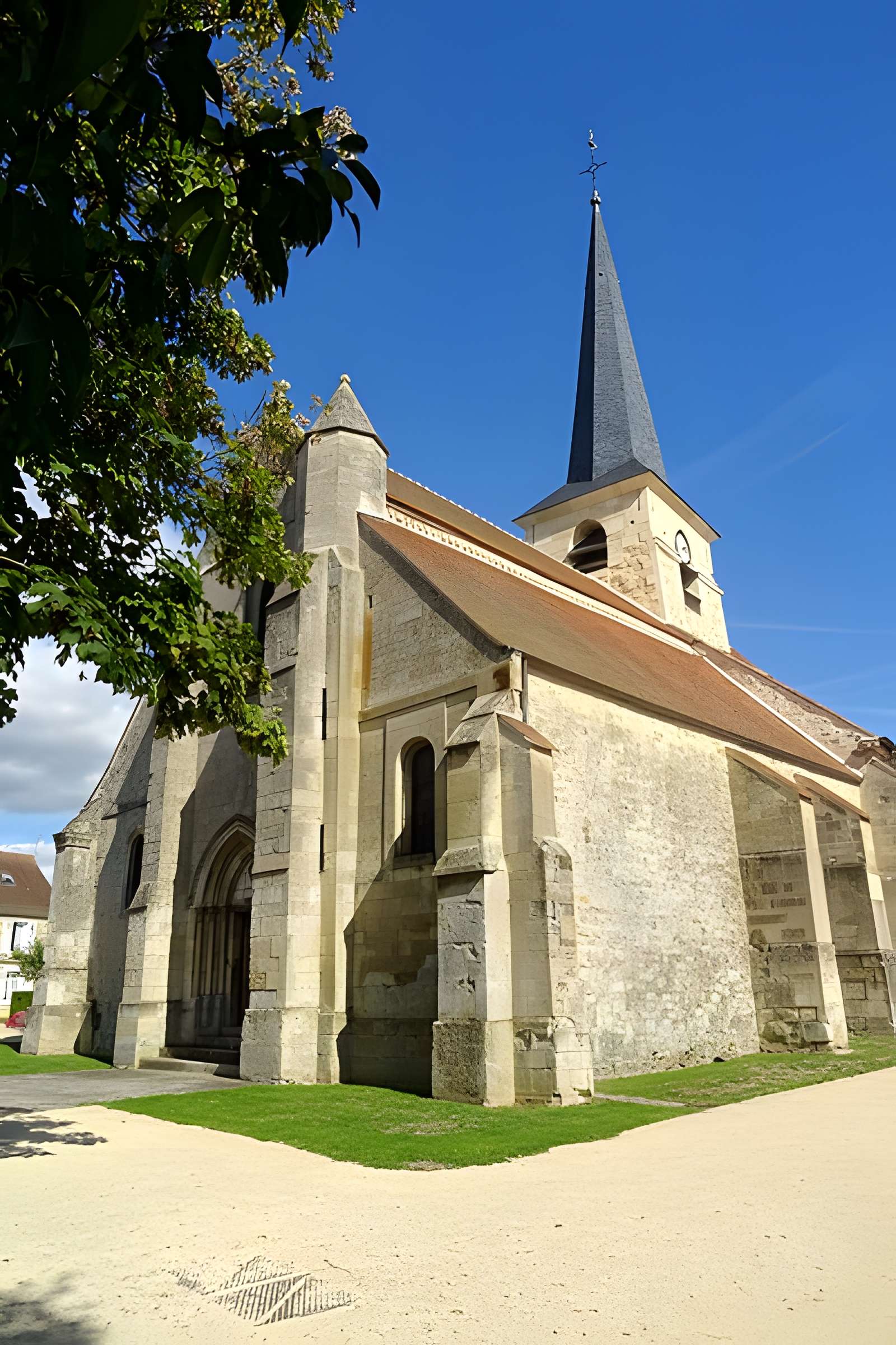 Église Saint-Fiacre-et-Notre-Dame-de-la-Nativité de Livilliers