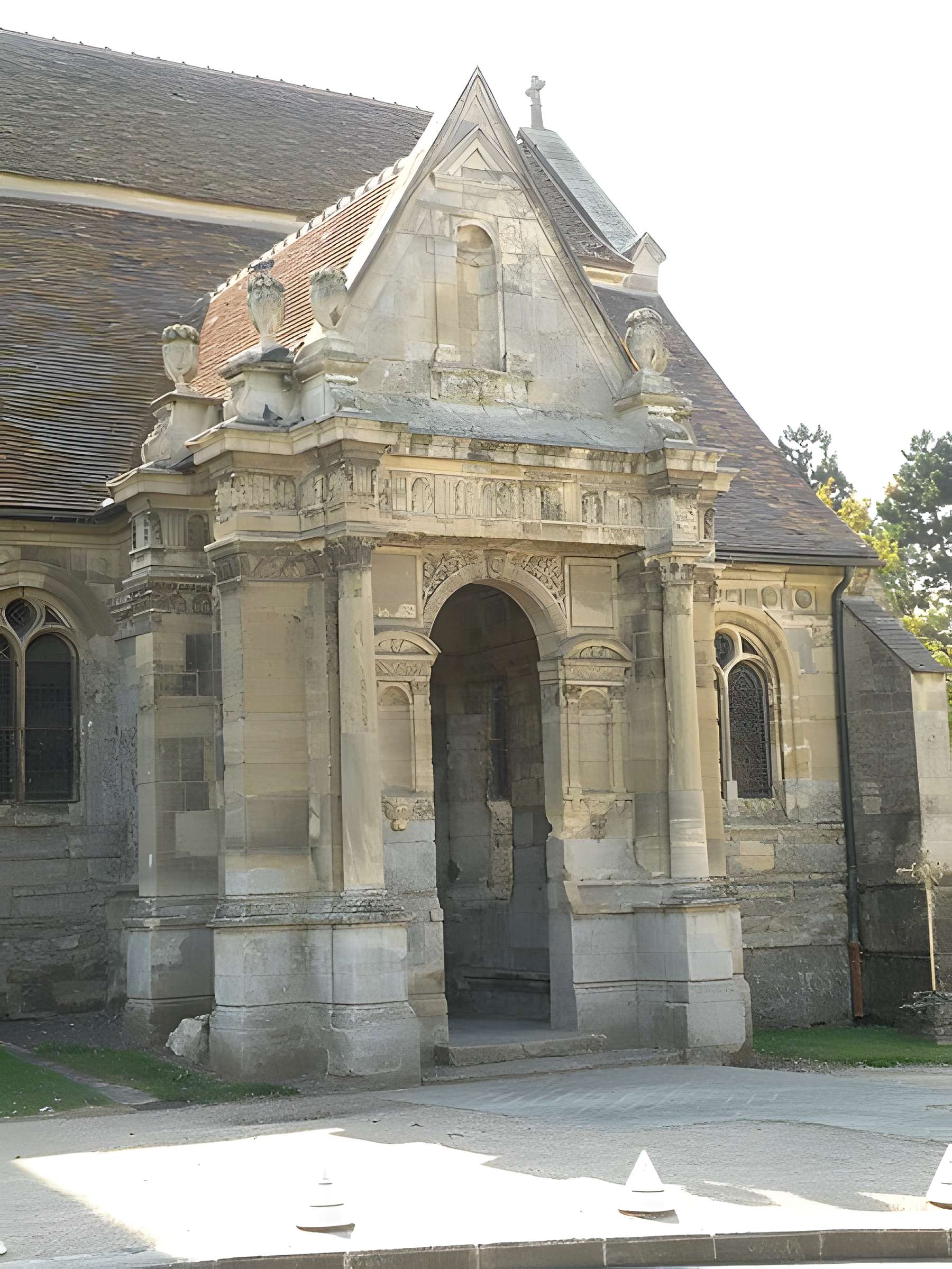 Église Saint-Fiacre-et-Notre-Dame-de-la-Nativité de Livilliers
