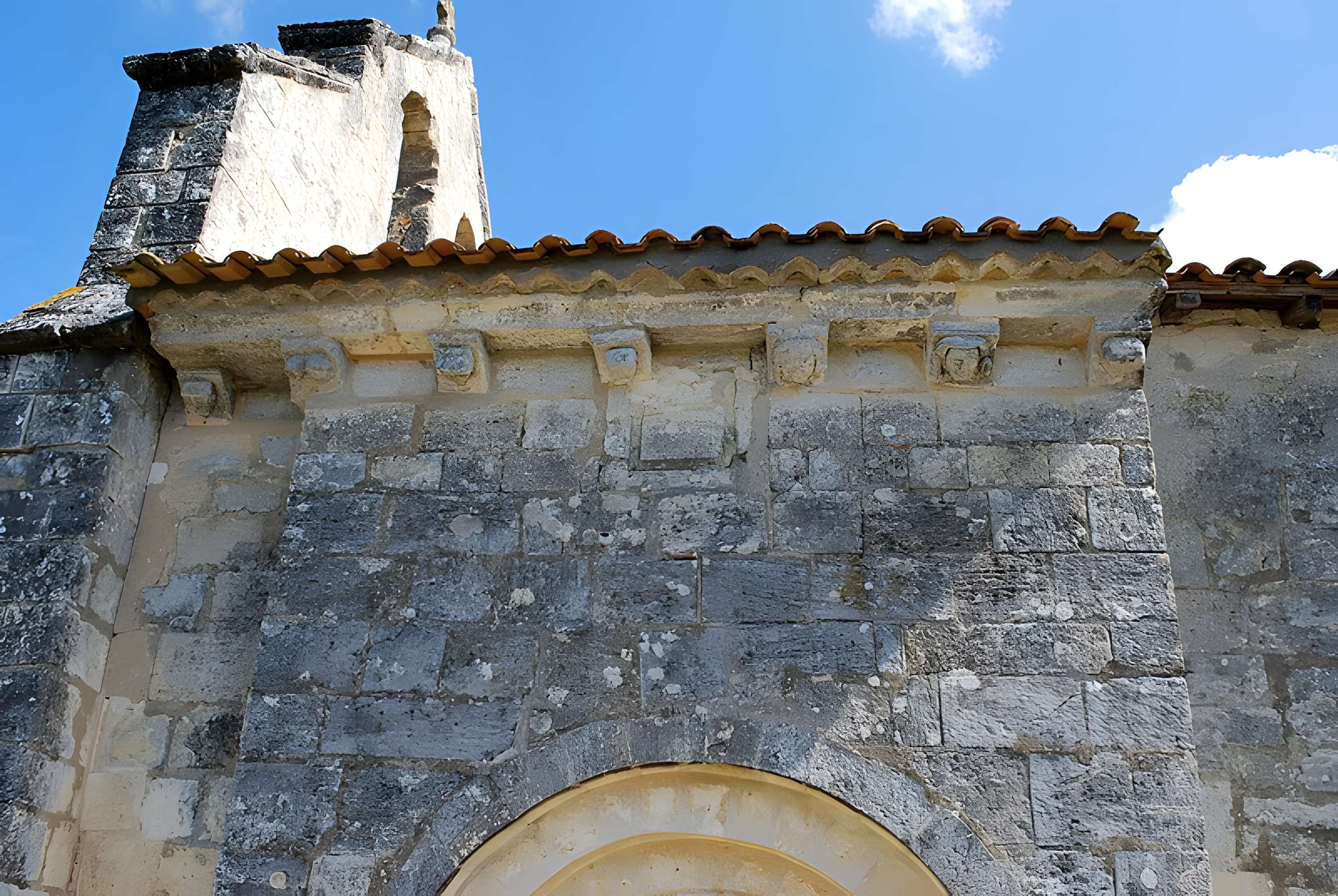 Église Saint-Fort de Mouillac
