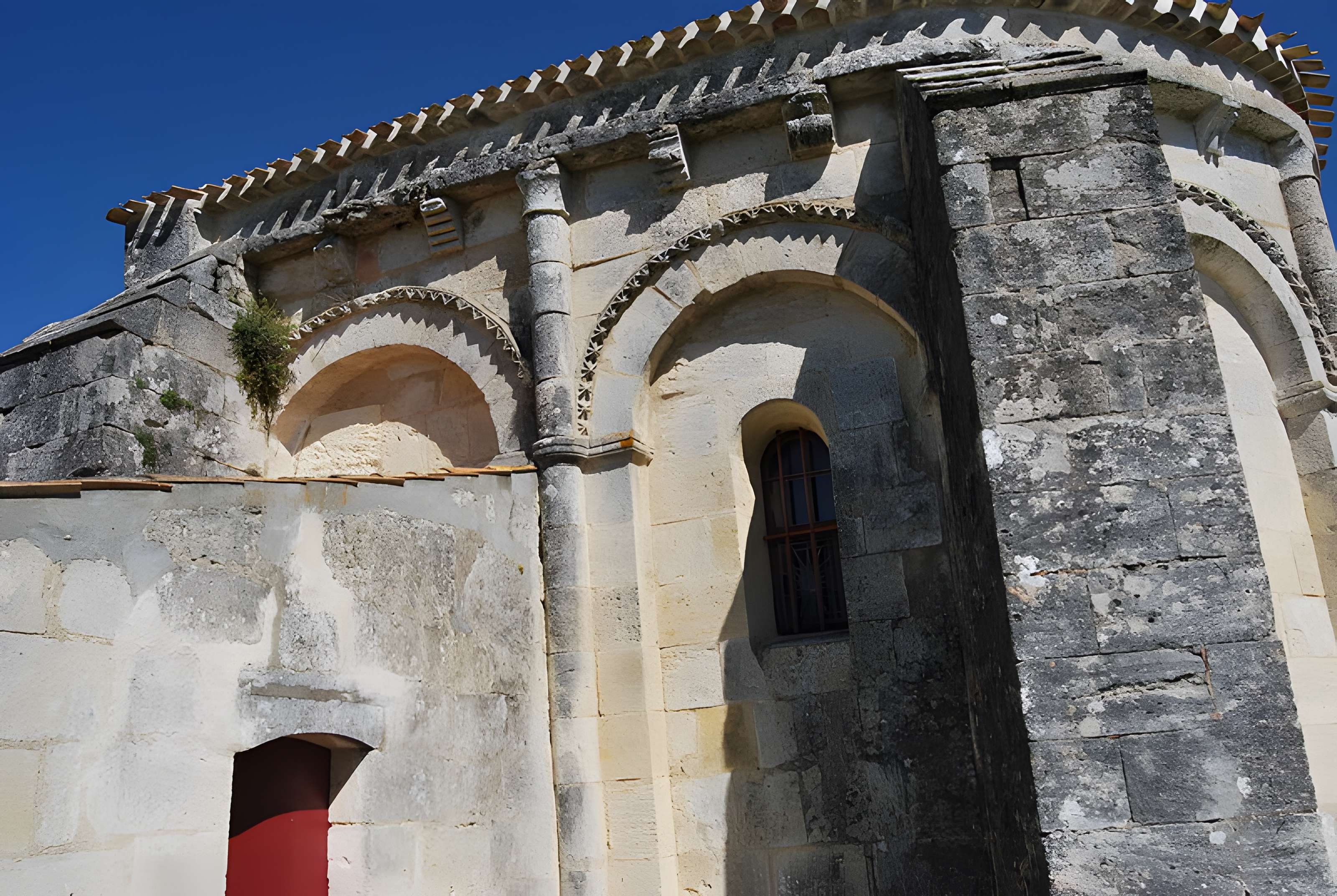 Église Saint-Fort de Mouillac