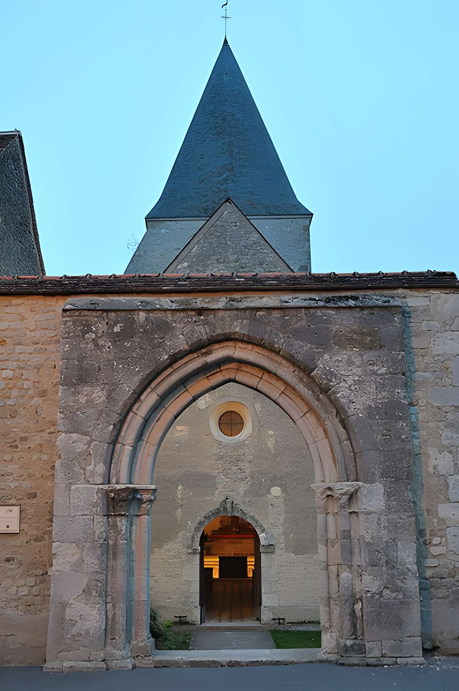 Église Saint-Gault d'Yèvre-le-Châtel